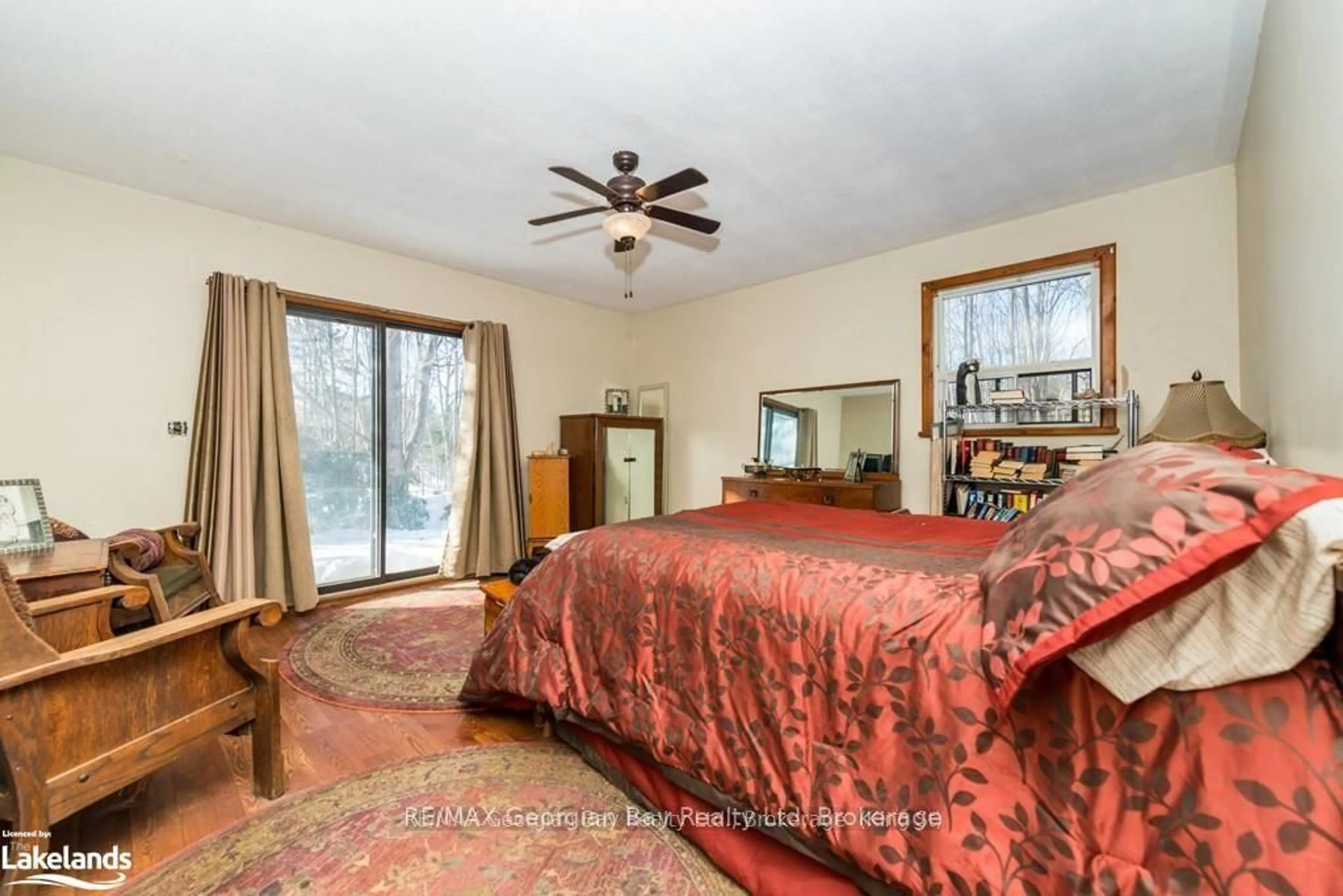 Bedroom with bed, unknown for 9513 County Rd 93 Rd, Midland Ontario L4R 5K6