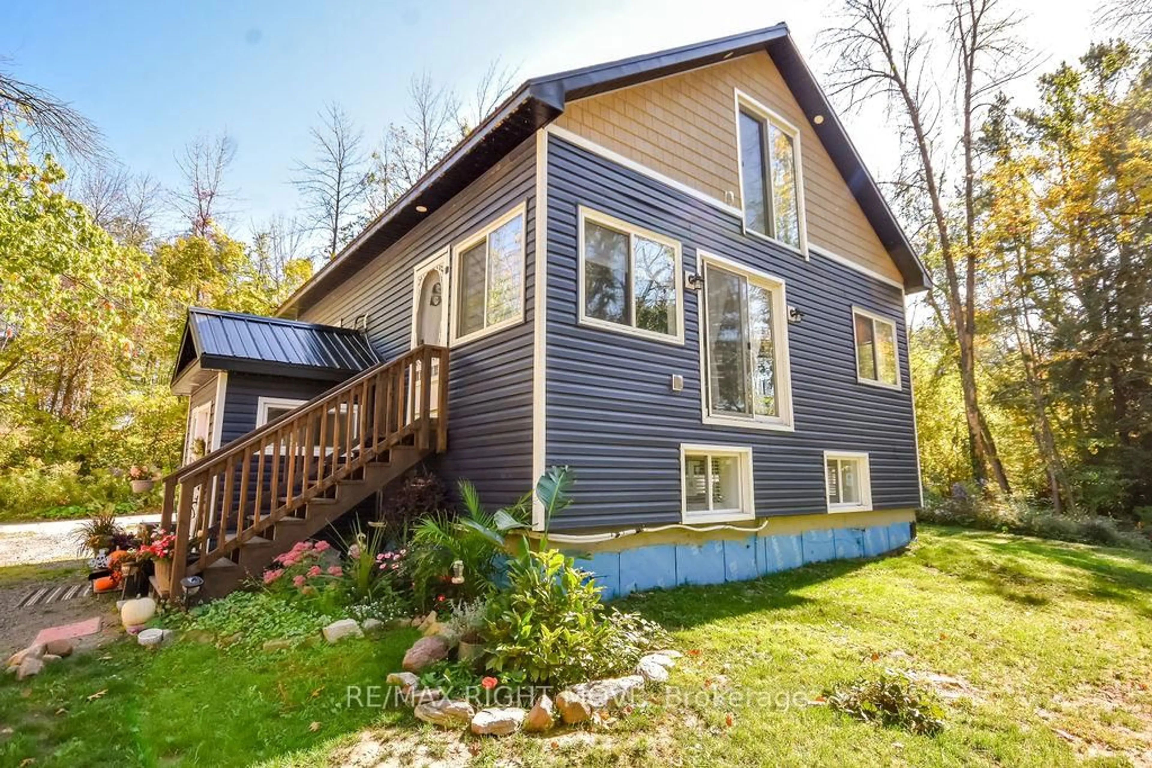 Home with vinyl exterior material, unknown for 6896 Pentland Lane, Ramara Ontario L0K 2B0