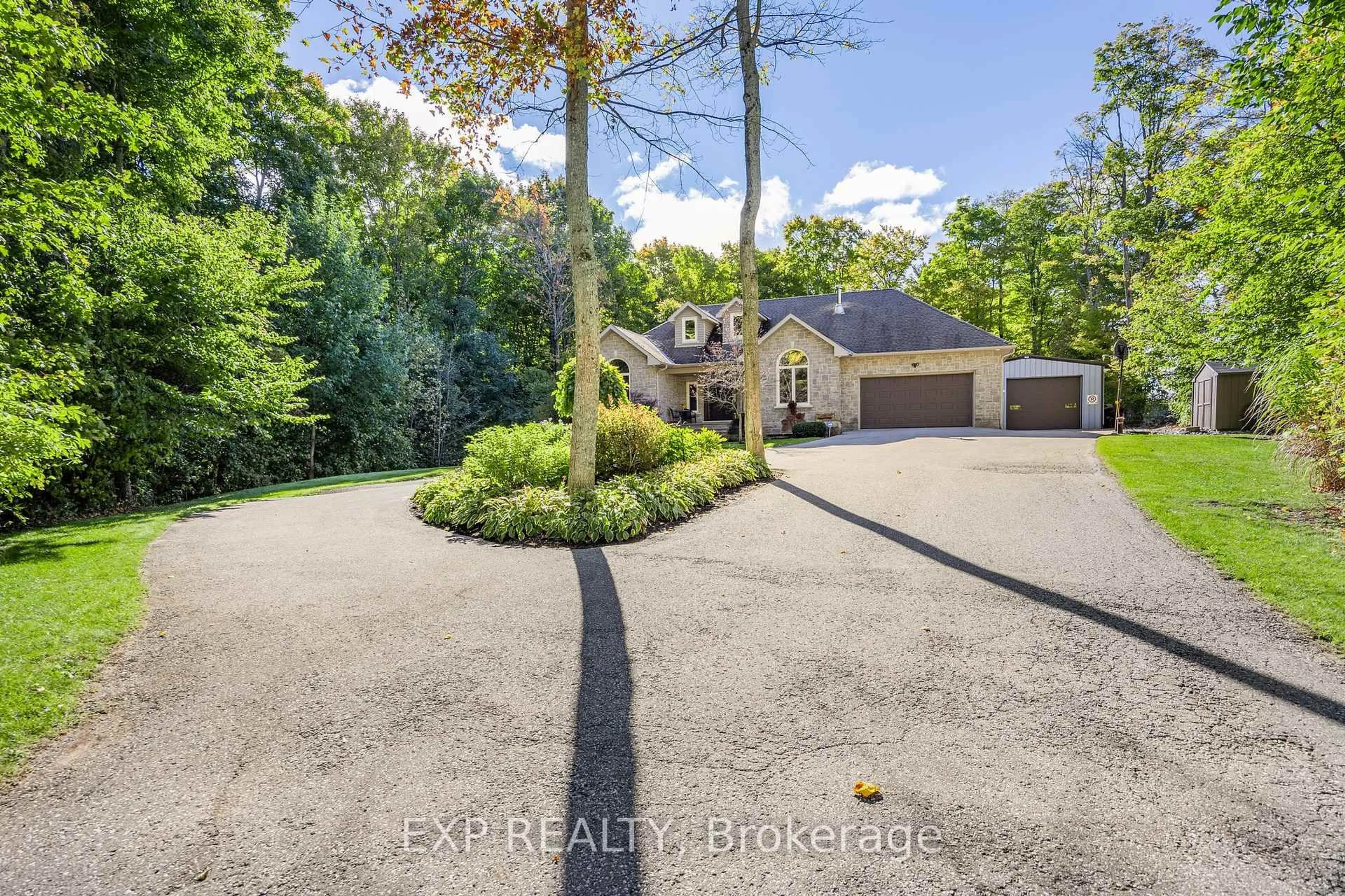 A pic from outside/outdoor area/front of a property/back of a property/a pic from drone, water/lake/river/ocean view for 2020 5 Line, Oro-Medonte Ontario L0L 2E0
