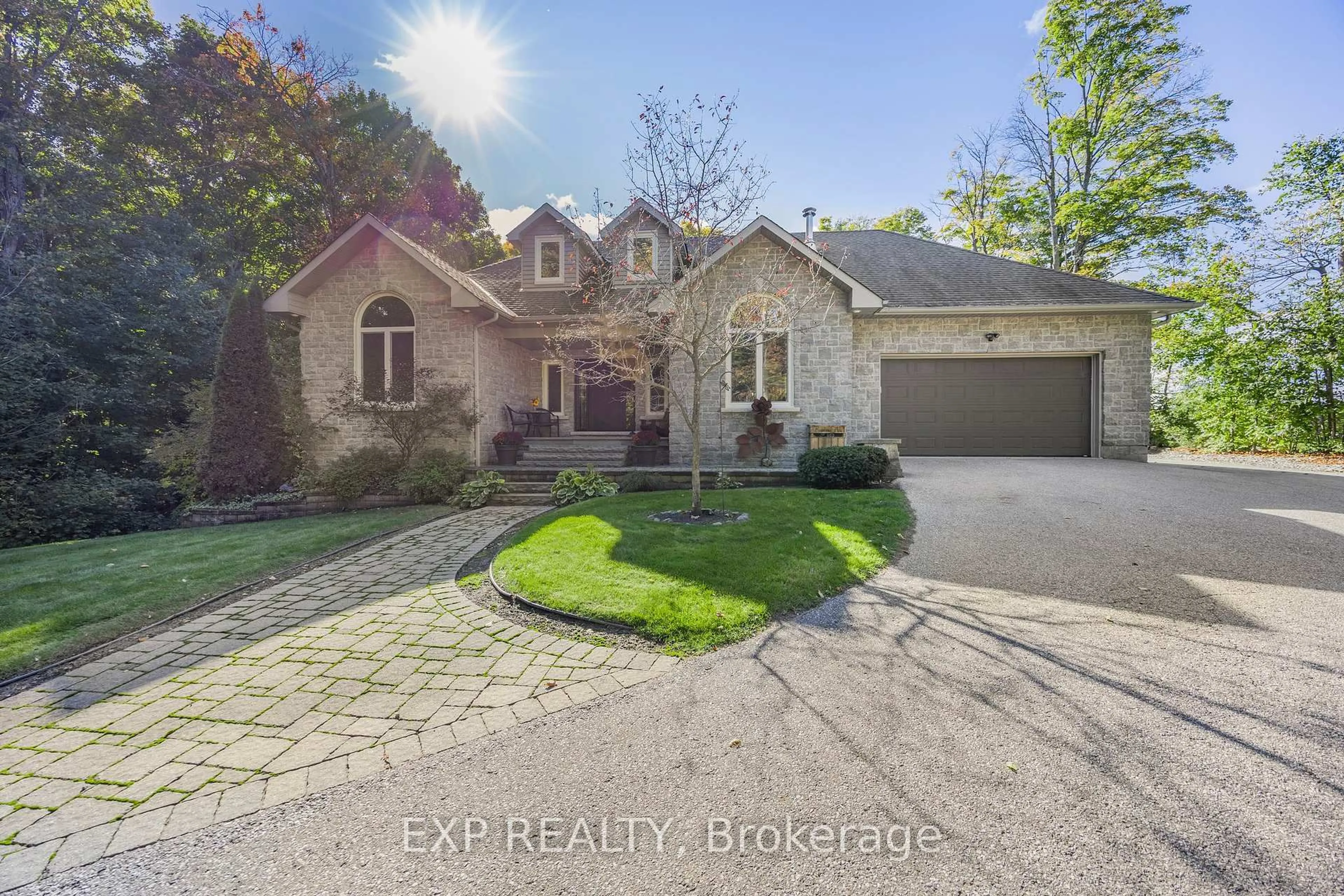 A pic from outside/outdoor area/front of a property/back of a property/a pic from drone, street for 2020 5 Line, Oro-Medonte Ontario L0L 2E0