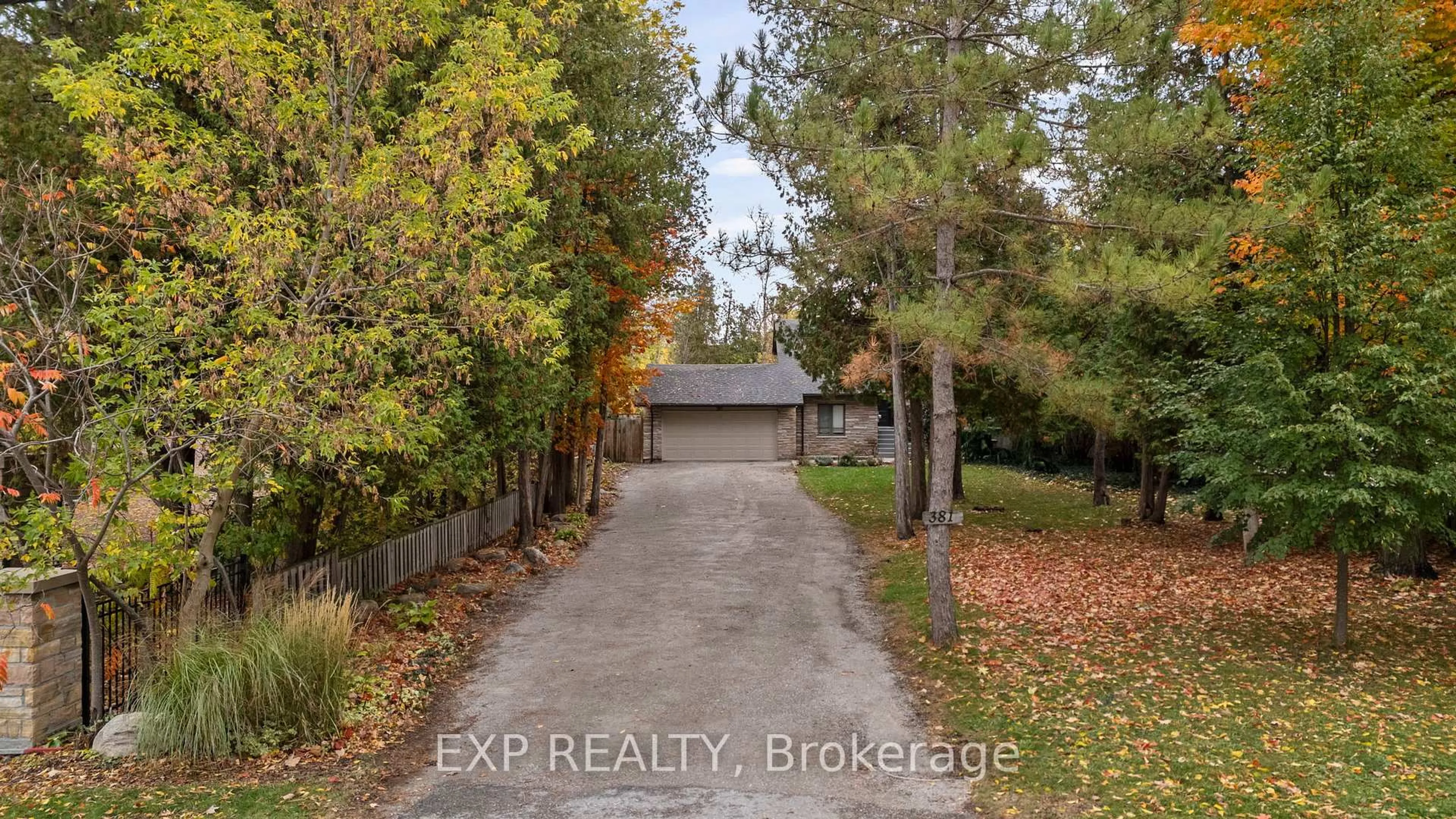 A pic from outside/outdoor area/front of a property/back of a property/a pic from drone, street for 381 Cox Mill Rd, Barrie Ontario L4N 7S8