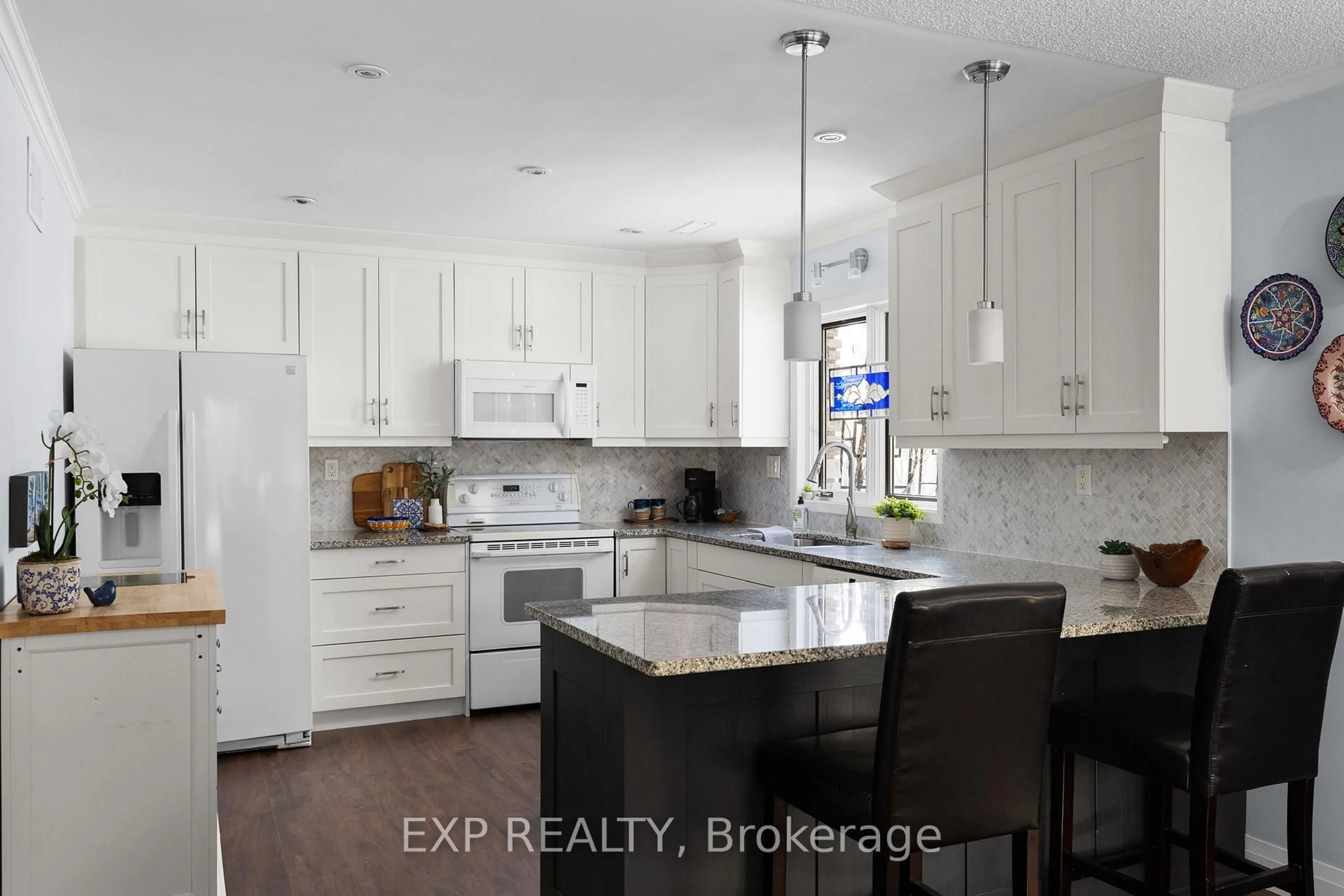 Open concept kitchen, ceramic/tile floor for 381 Cox Mill Rd, Barrie Ontario L4N 7S8