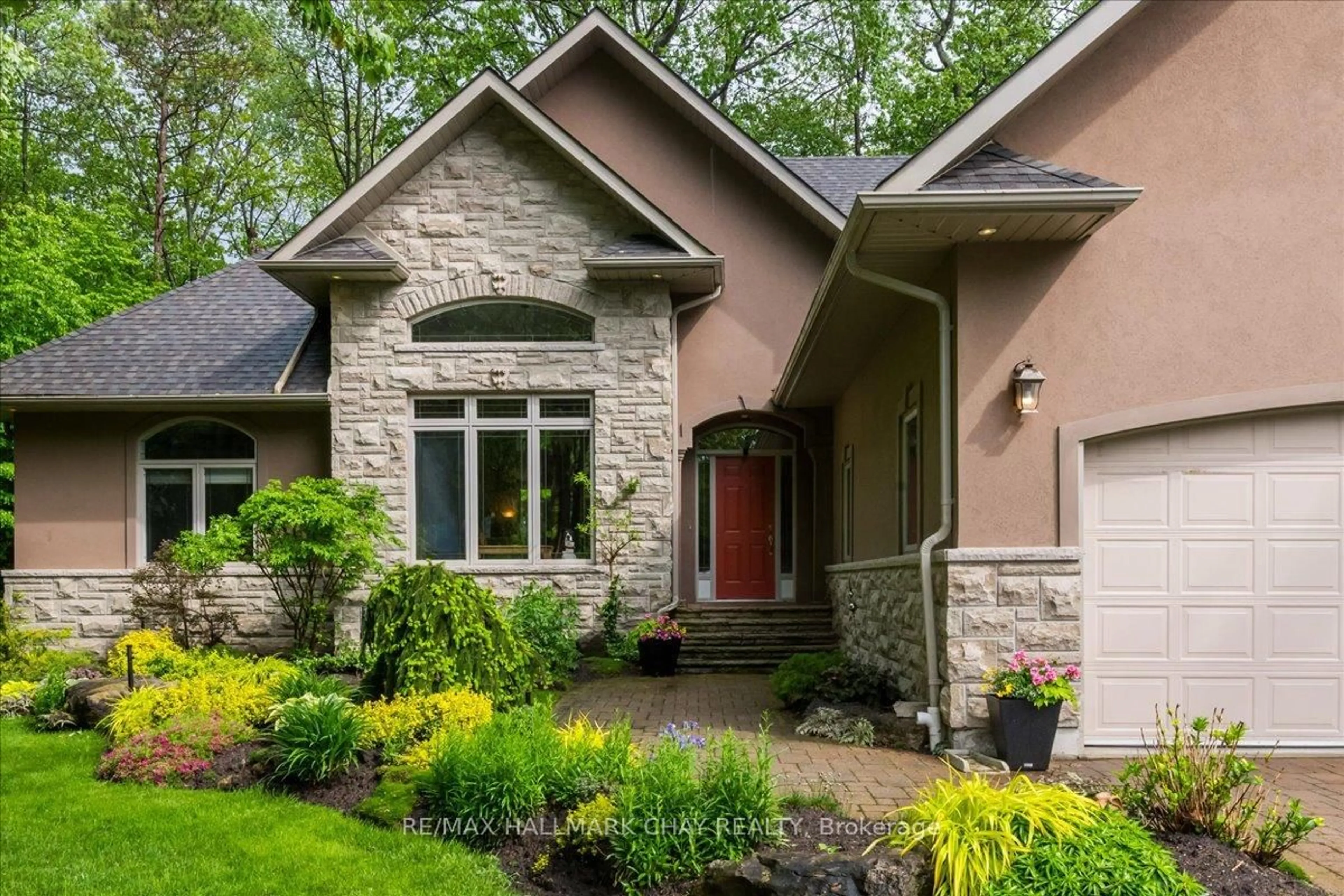 Home with brick exterior material, street for 5 Timber Crt, Springwater Ontario L0L 0H7