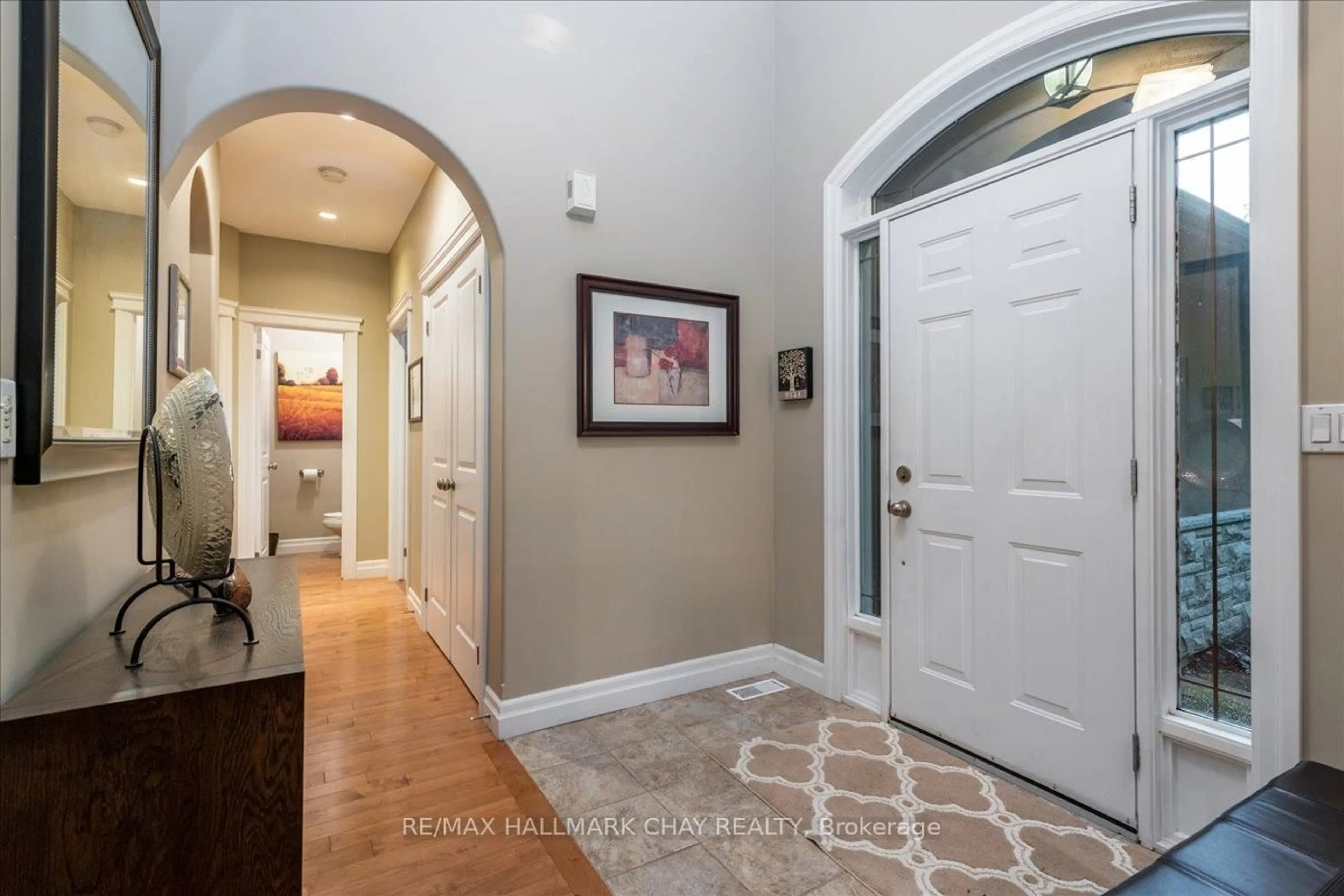 Indoor entryway for 5 Timber Crt, Springwater Ontario L0L 0H7