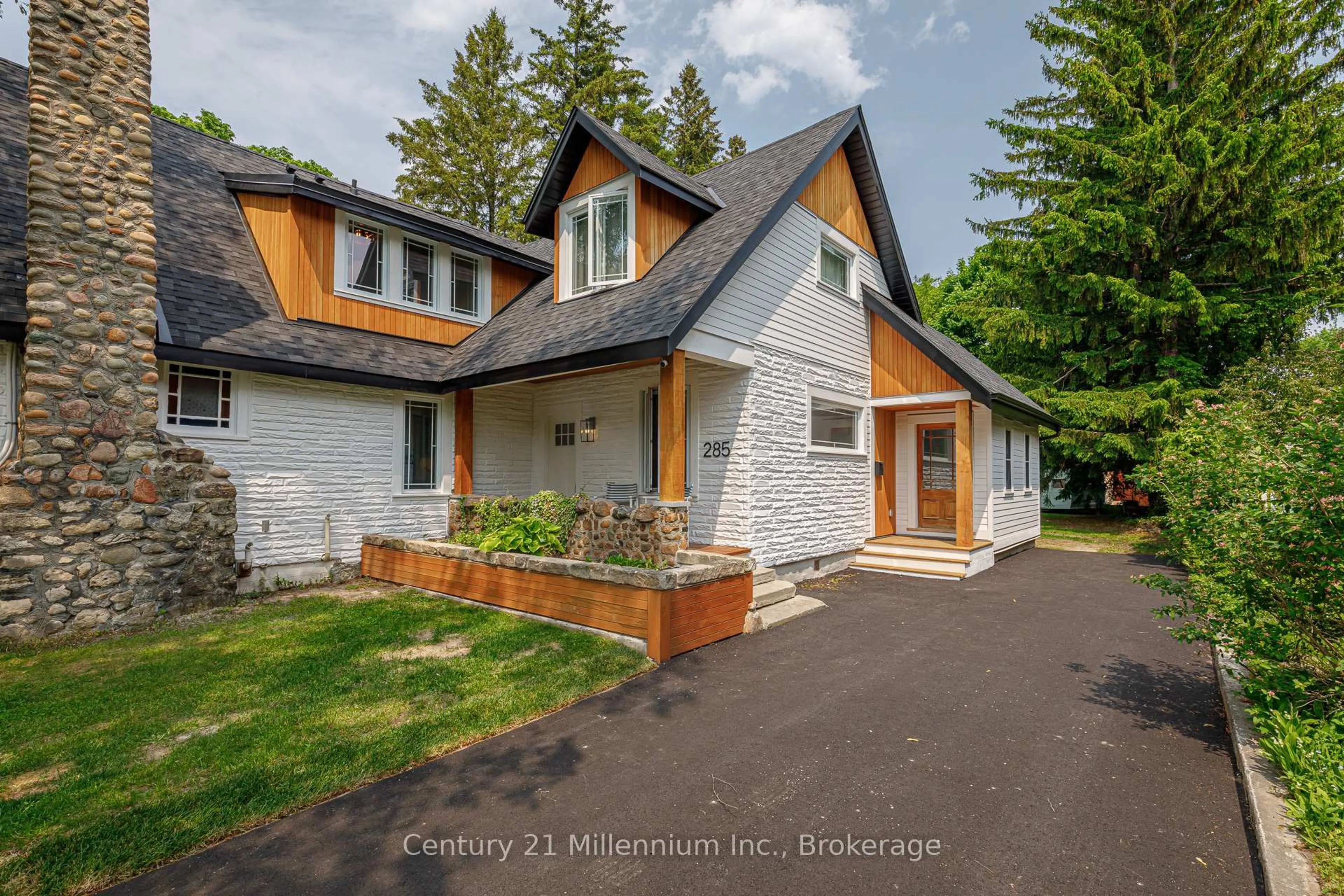 Unknown for 285 Maple St, Collingwood Ontario L9Y 2R3