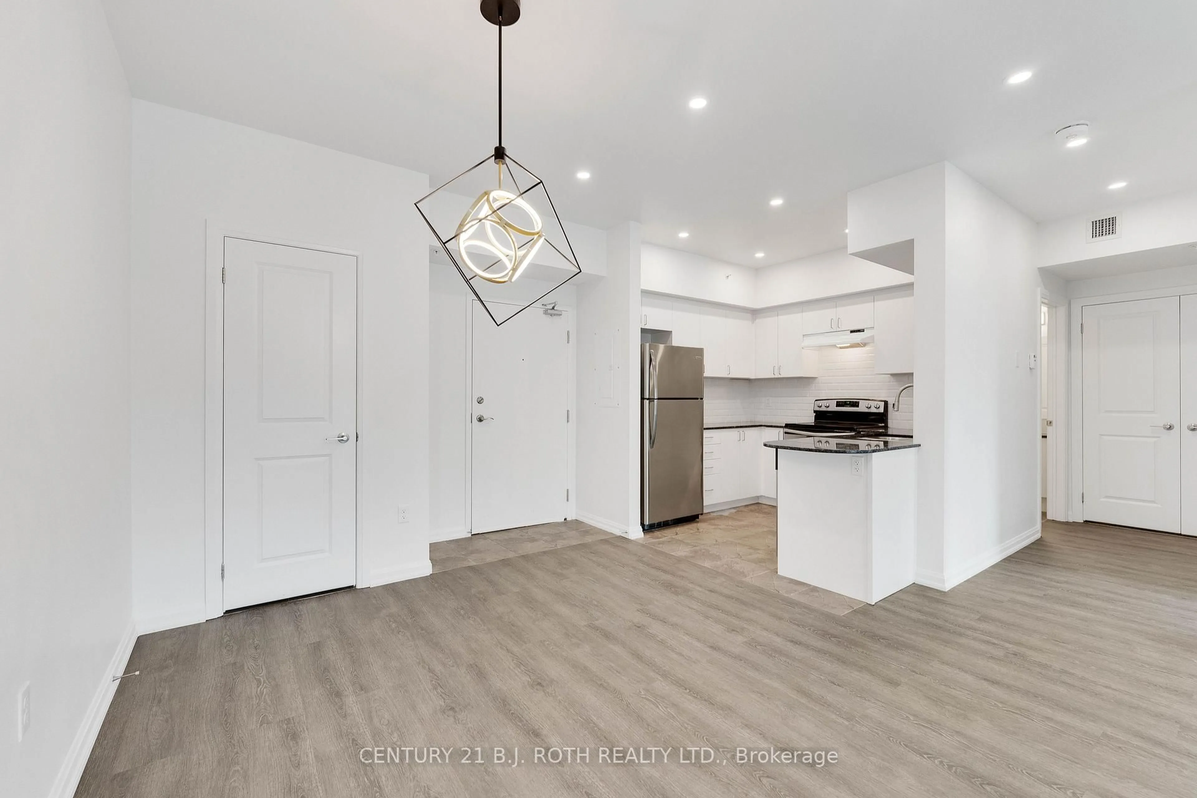 Open concept kitchen, unknown for 302 ESSA Rd #403, Barrie Ontario L9J 0H3