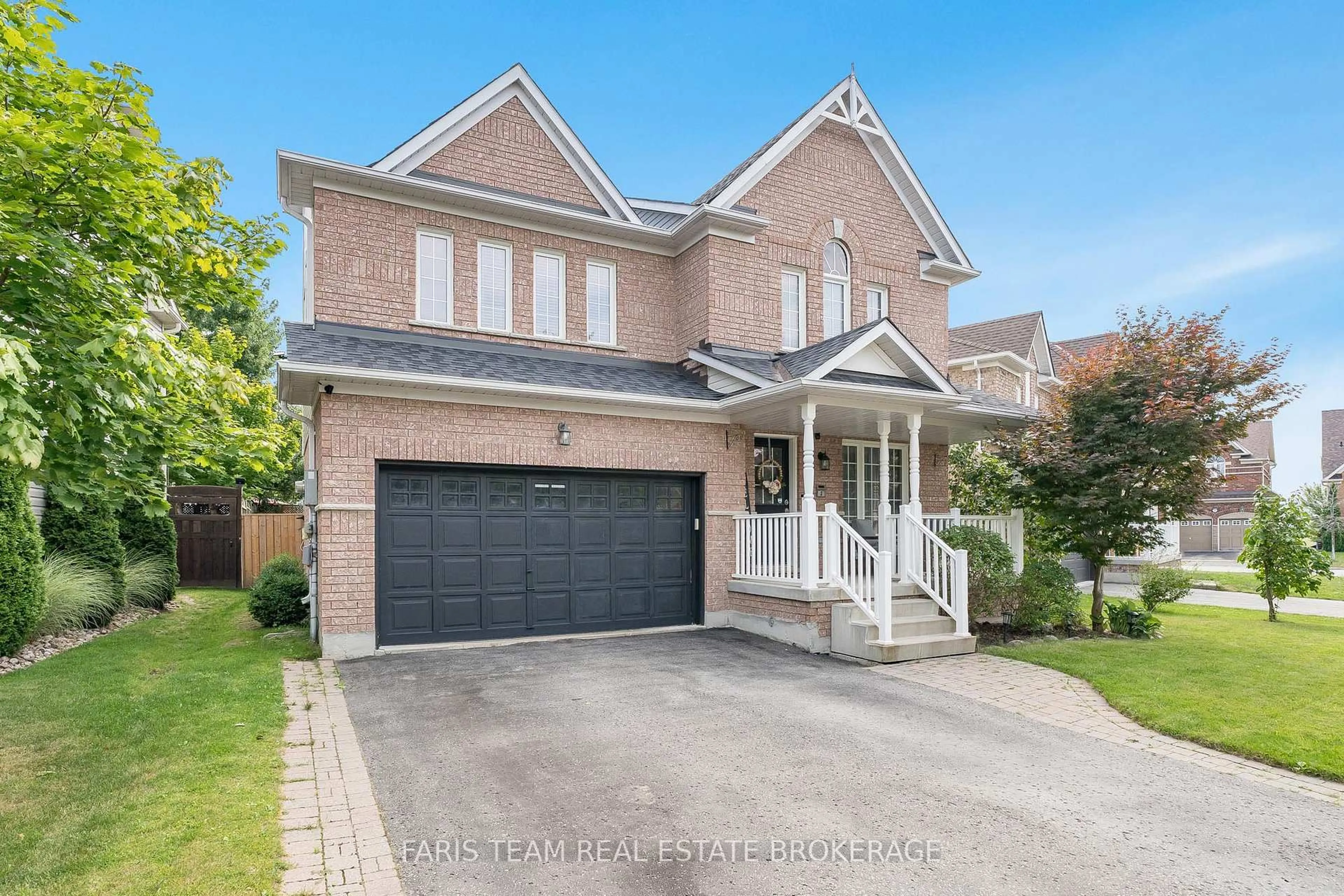 Home with brick exterior material, street for 3 Saxon Rd, Barrie Ontario L4M 7G6
