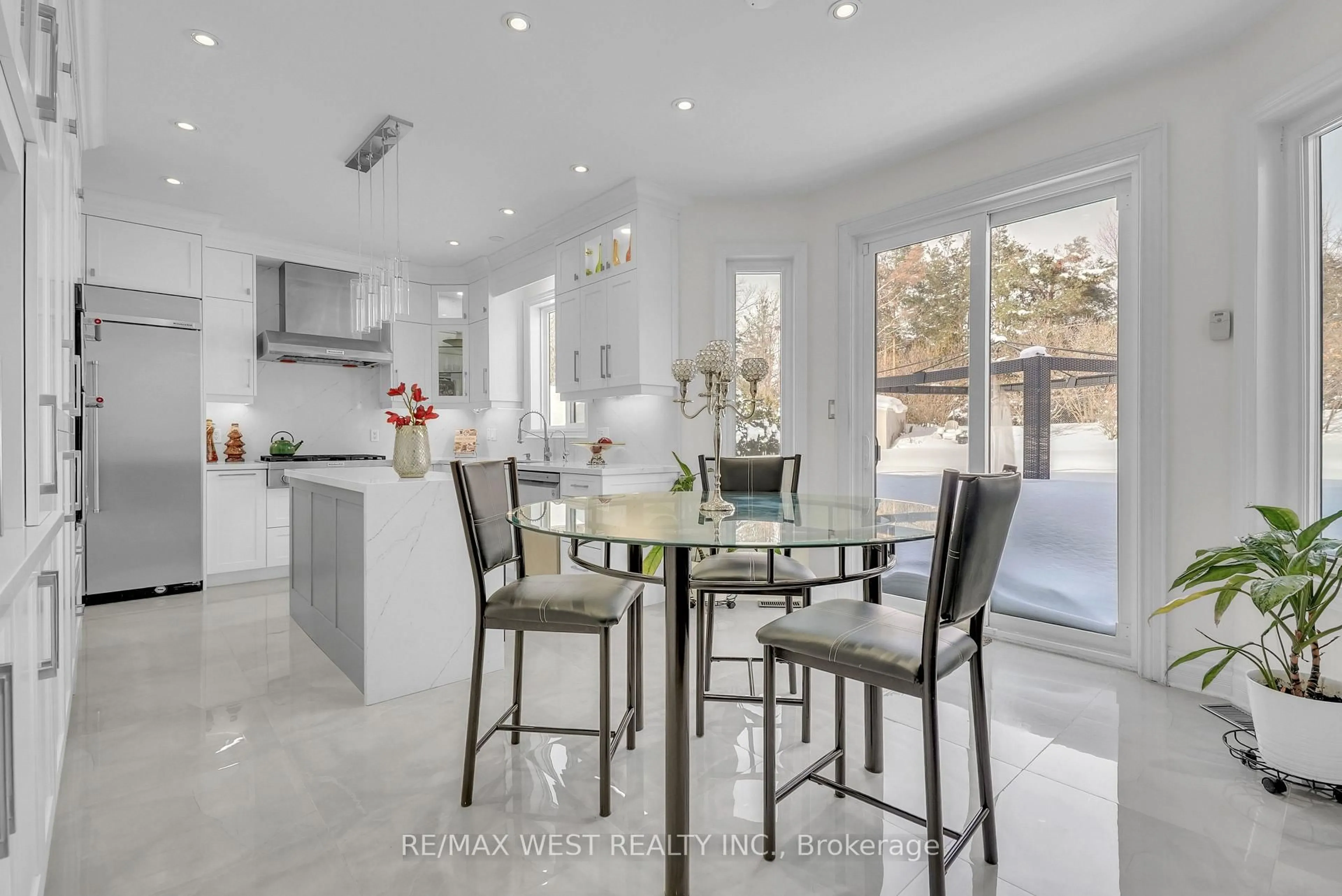 Contemporary kitchen, ceramic/tile floor for 90 Birkhall Pl, Barrie Ontario L4N 0K2