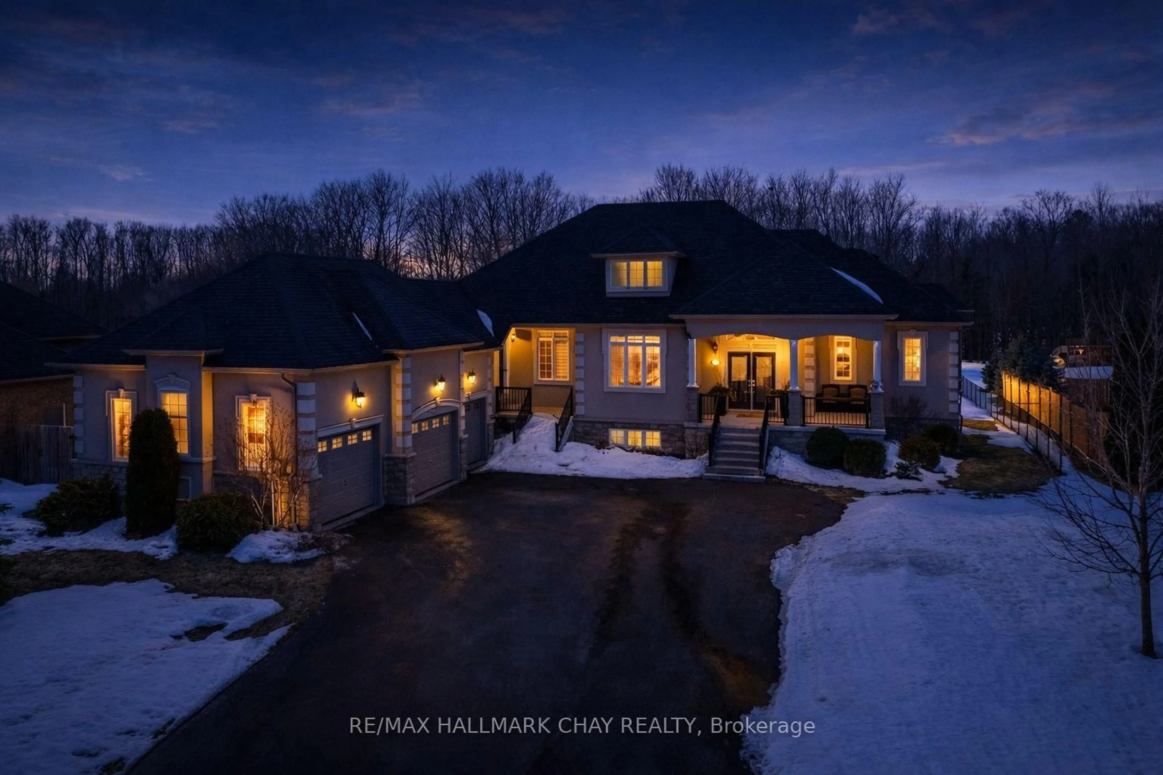 A pic from outside/outdoor area/front of a property/back of a property/a pic from drone, mountain view for 16 Basswood Dr, Wasaga Beach Ontario L9Z 0A9