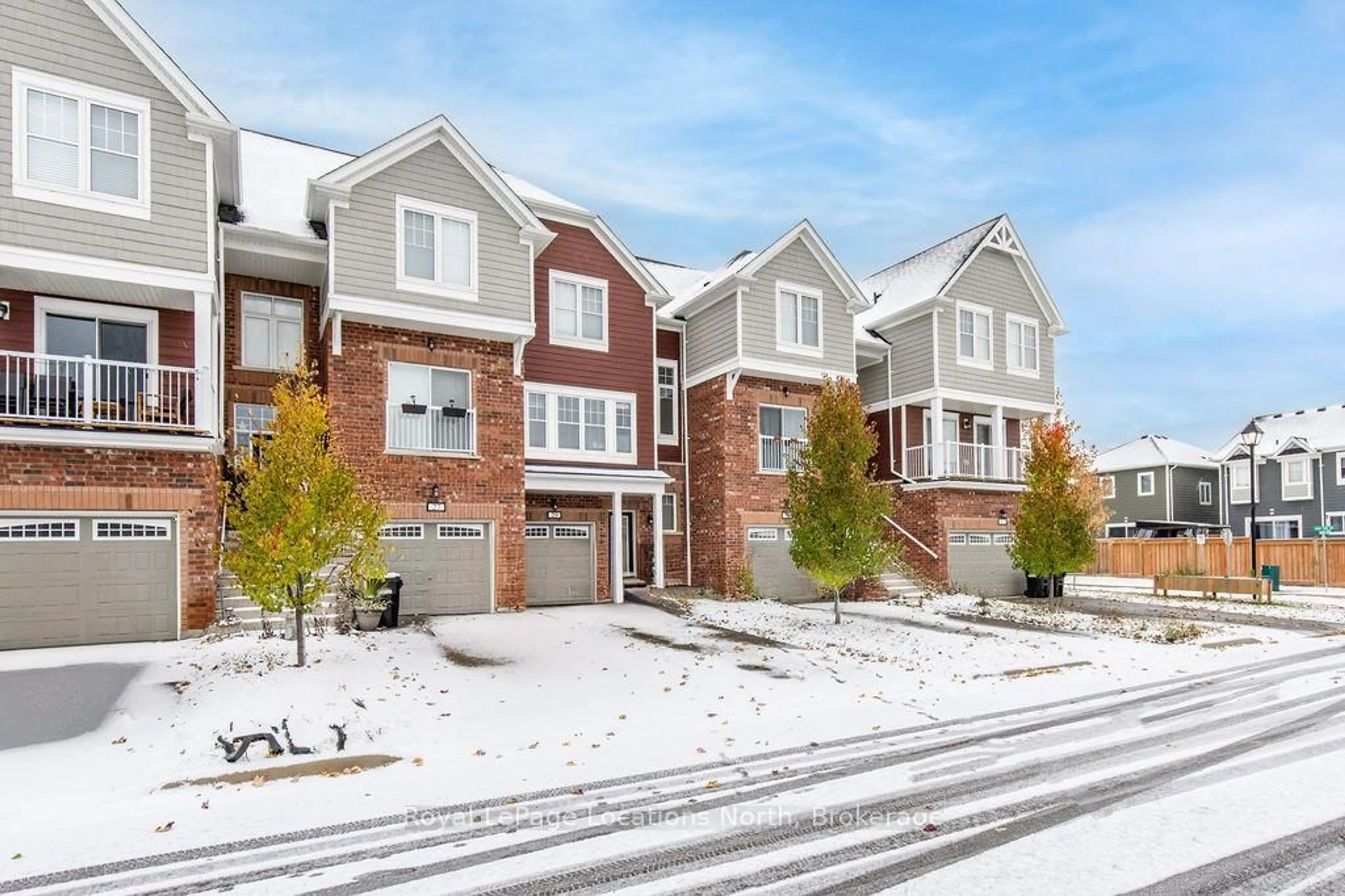 Home with brick exterior material, street for 29 Dunes Dr, Wasaga Beach Ontario L9Z 0J1