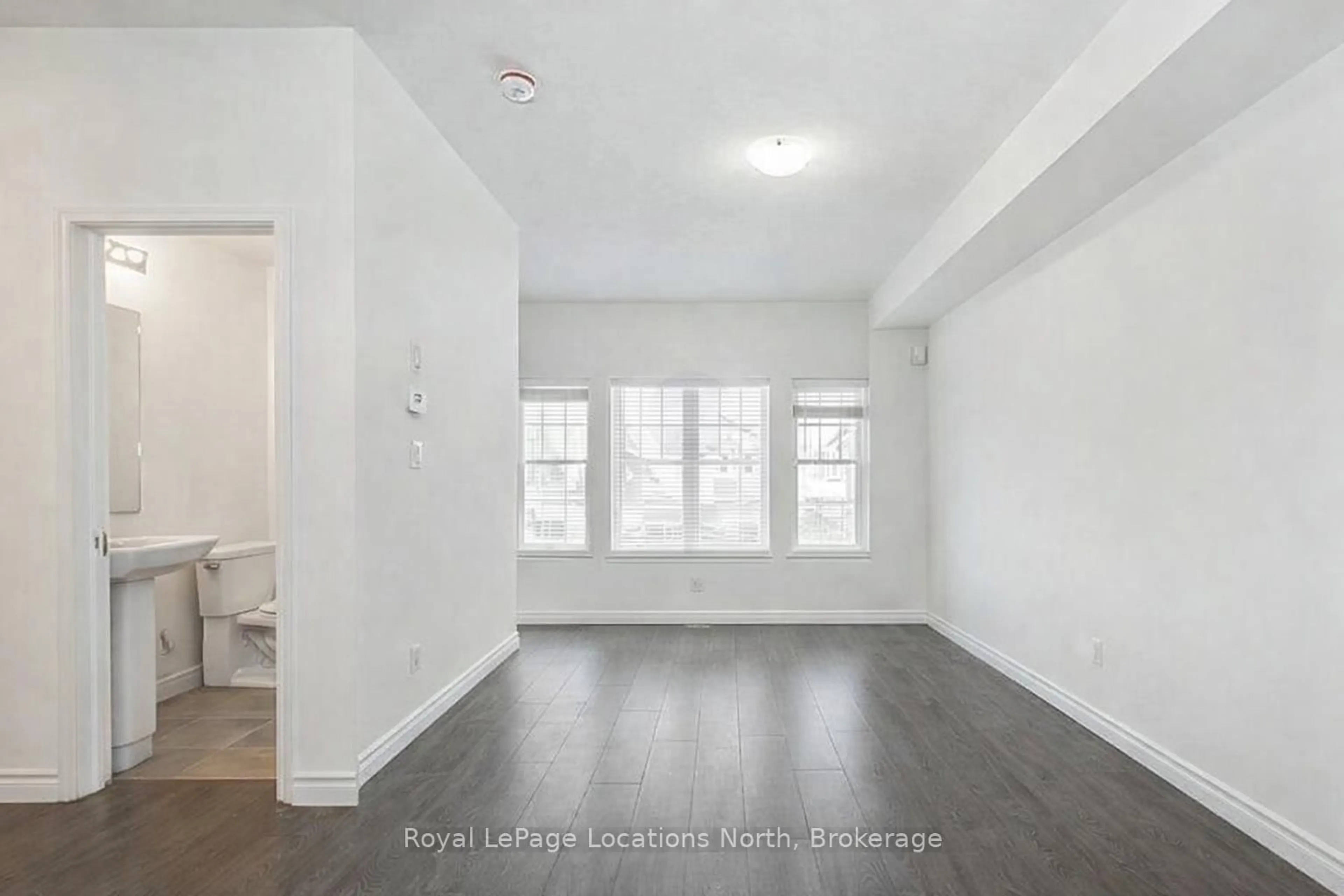 A pic of a room for 29 Dunes Dr, Wasaga Beach Ontario L9Z 0J1