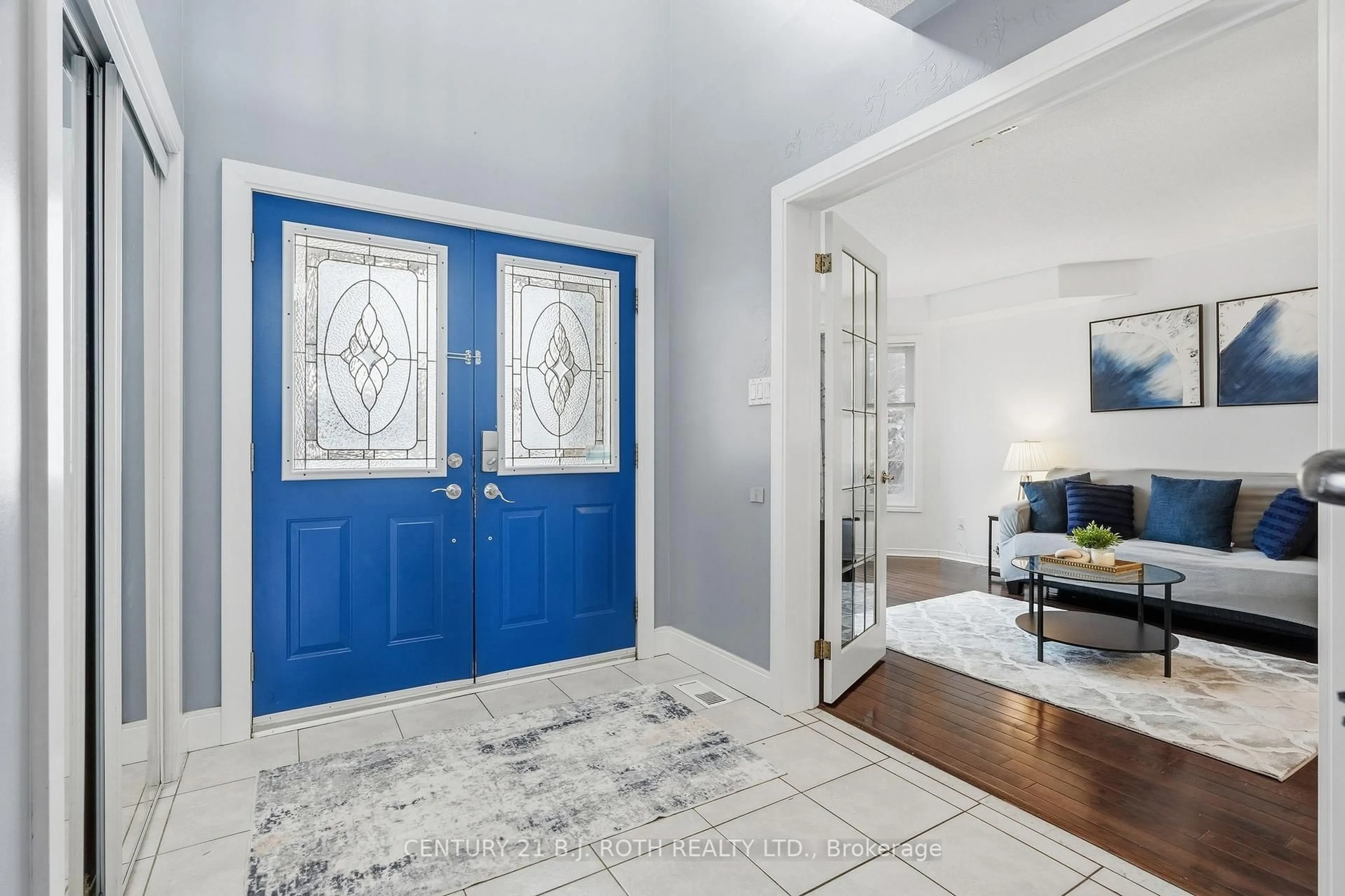 Indoor entryway for 79 Brown St, Barrie Ontario L4N 7V6