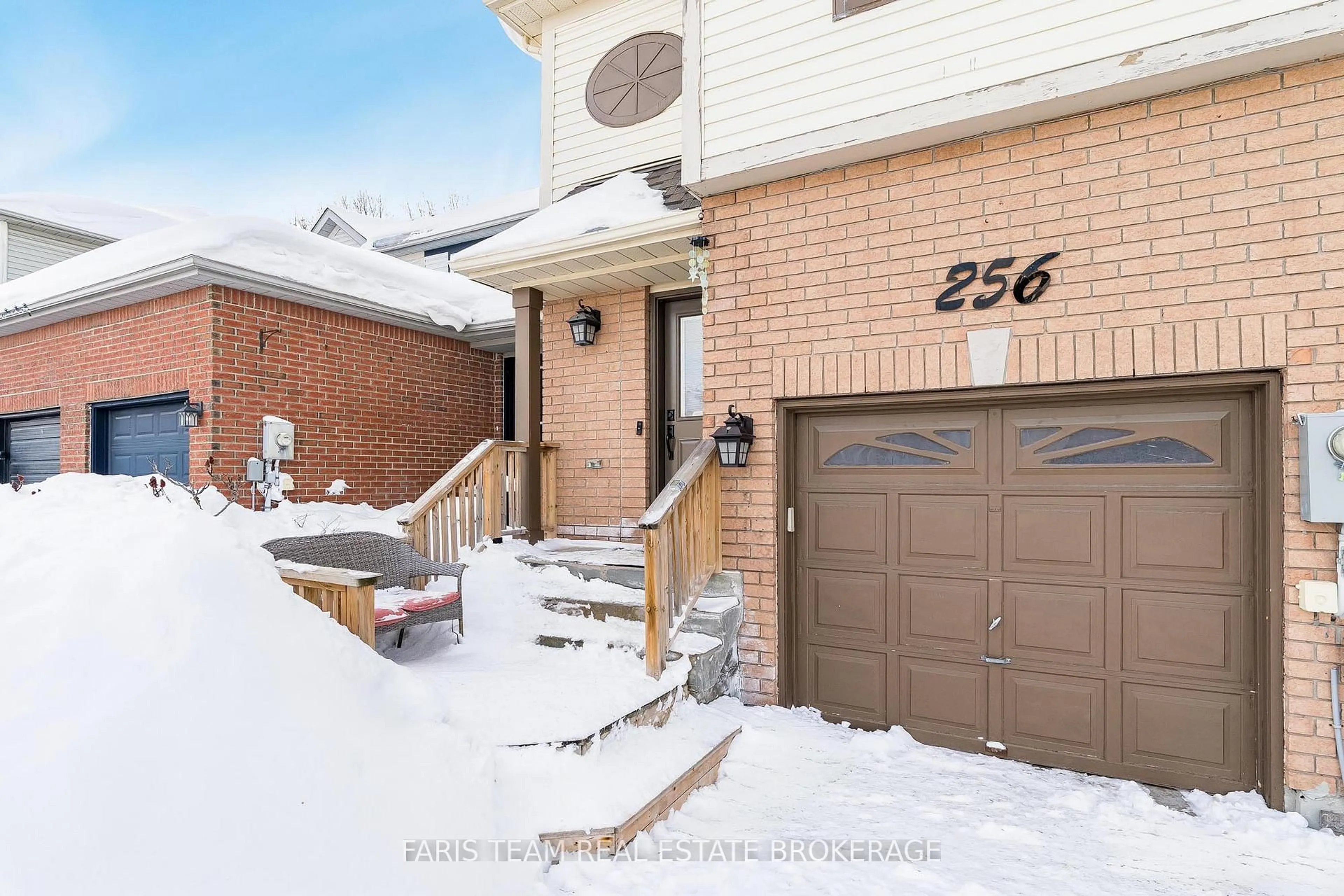 Unknown for 256 Ferndale Dr, Barrie Ontario L4N 8J9