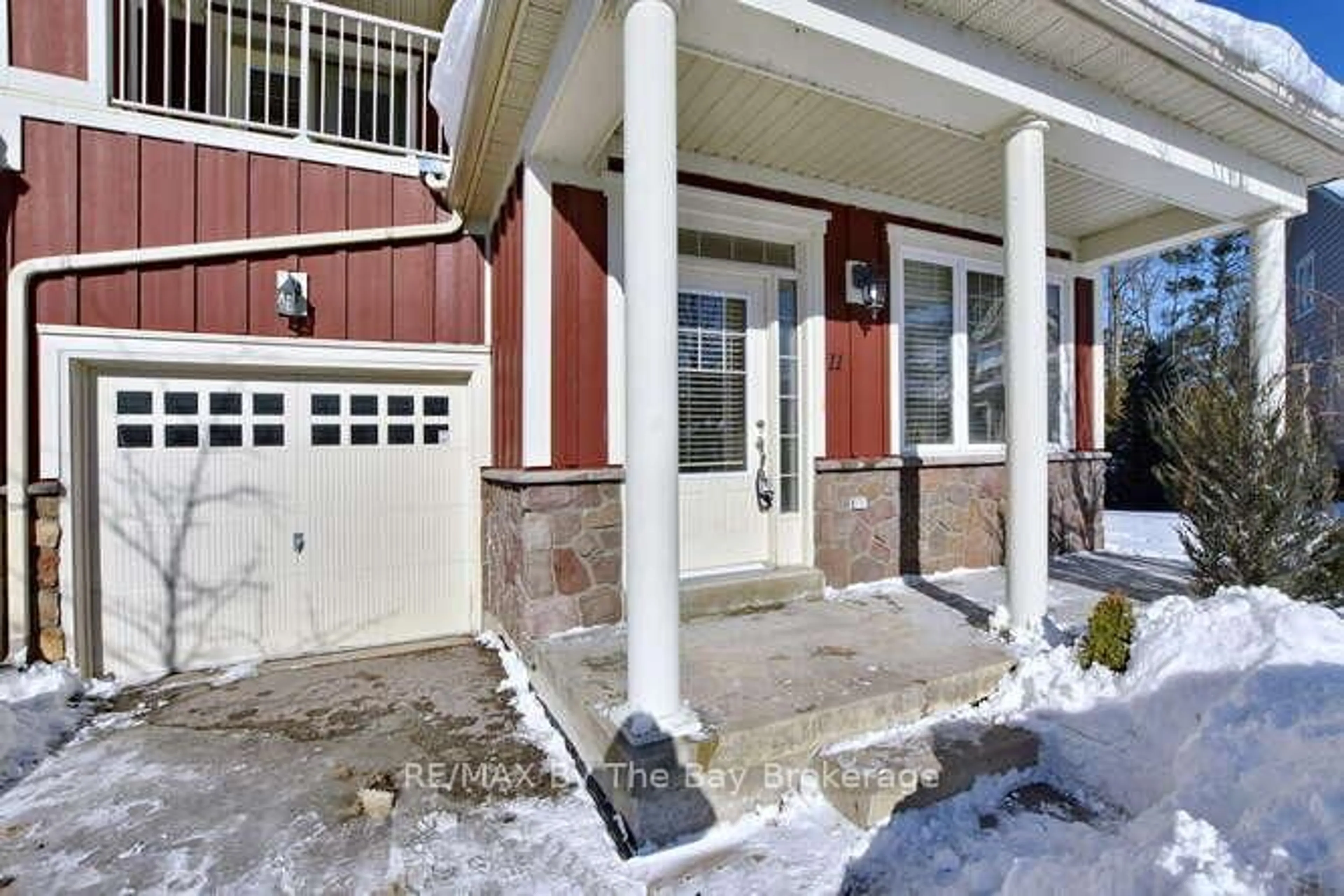 Indoor entryway for 11 Savannah Cres, Wasaga Beach Ontario L9Z 0E7