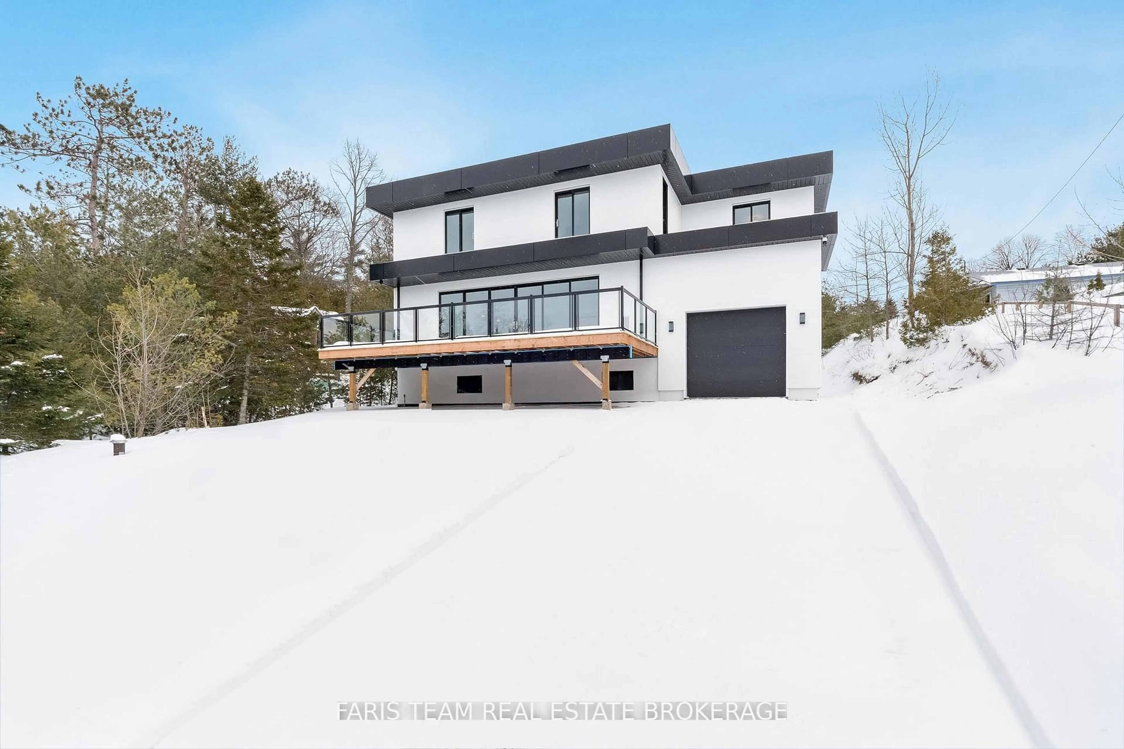 A pic from outside/outdoor area/front of a property/back of a property/a pic from drone, unknown for 23 Trew Ave, Tiny Ontario L0L 2T0