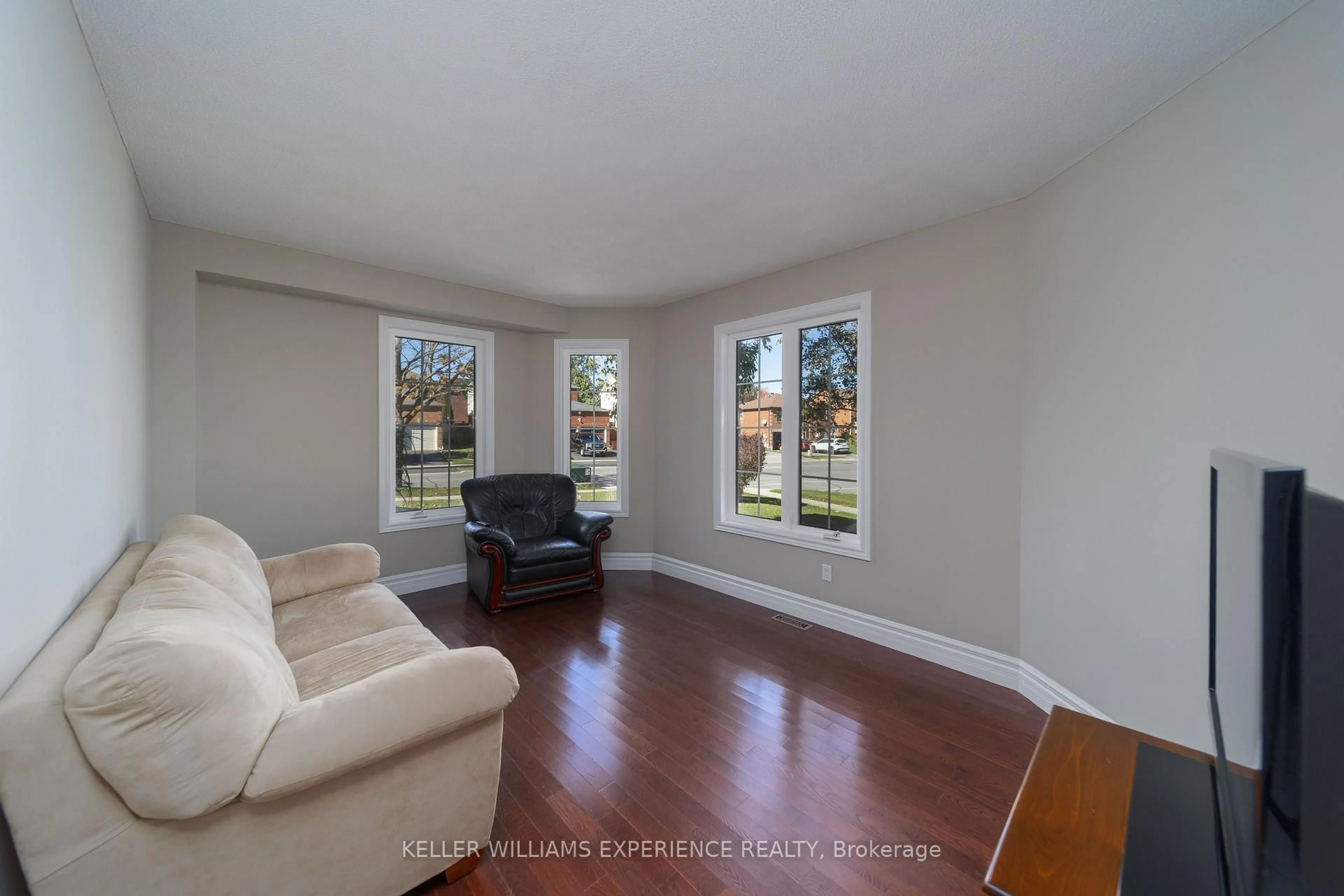 Living room with furniture, unknown for 175 Hanmer St, Barrie Ontario L4N 7J8