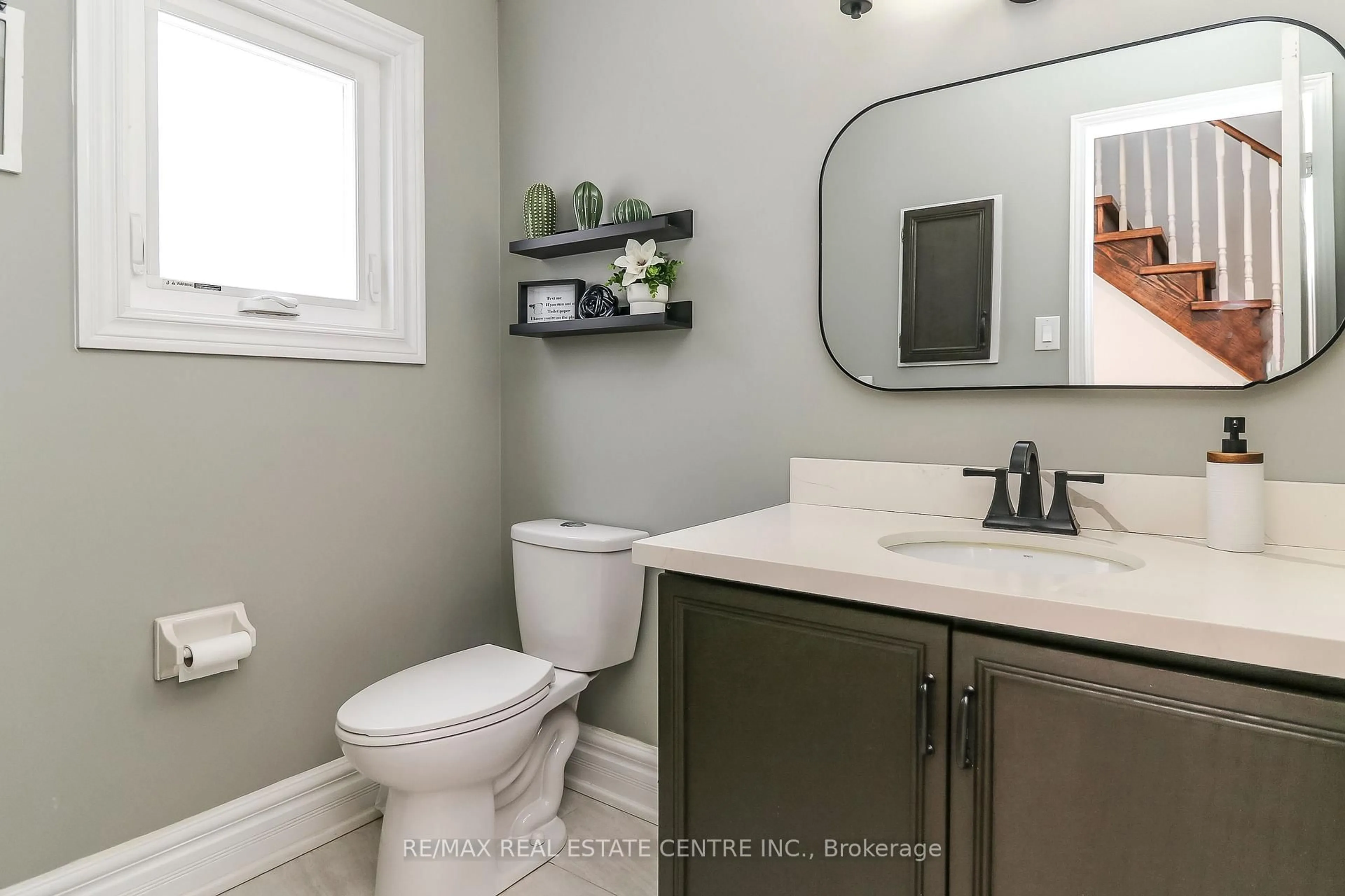 Contemporary bathroom, ceramic/tile floor for 39 Cardinal St, Barrie Ontario L4M 6C9