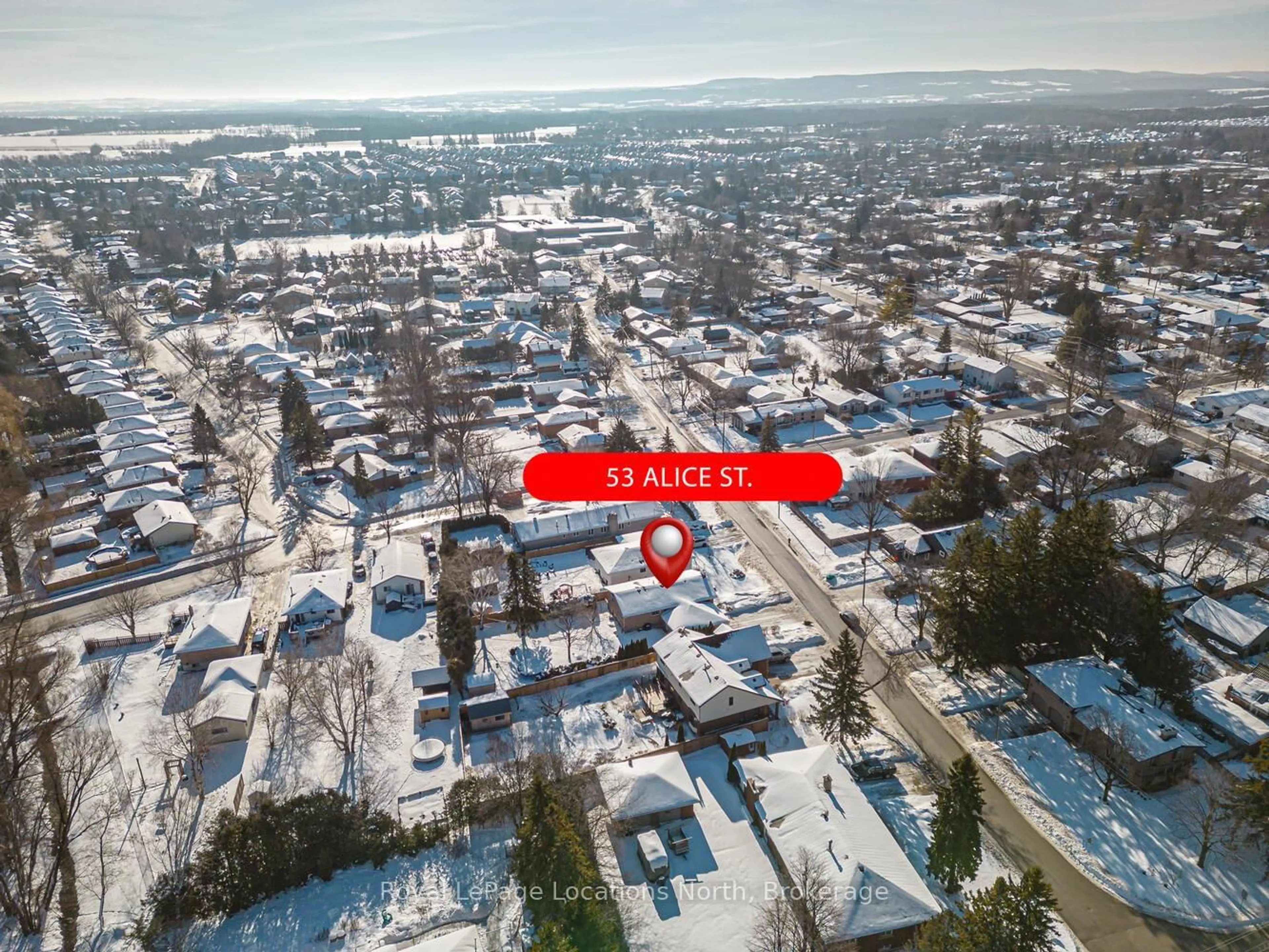 A pic from outside/outdoor area/front of a property/back of a property/a pic from drone, street for 53 ALICE St, Collingwood Ontario L9Y 4E9