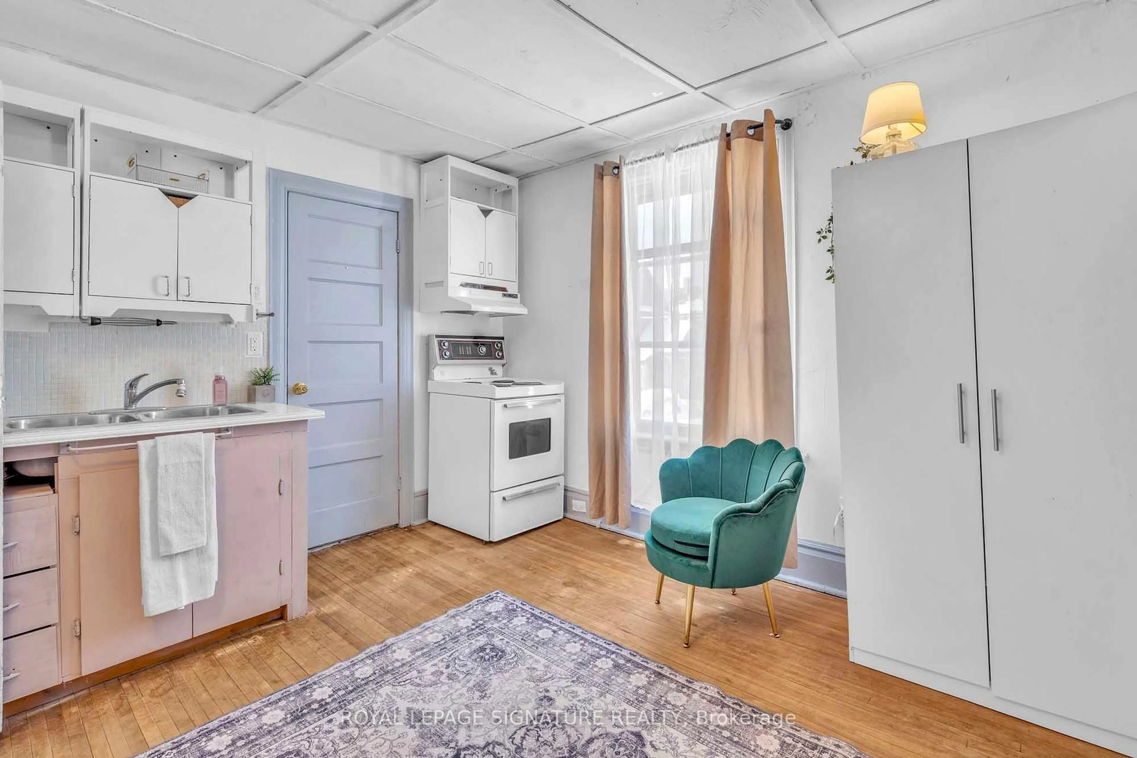 Unknown for 87 Eglin St, Orillia Ontario L3V 1S3