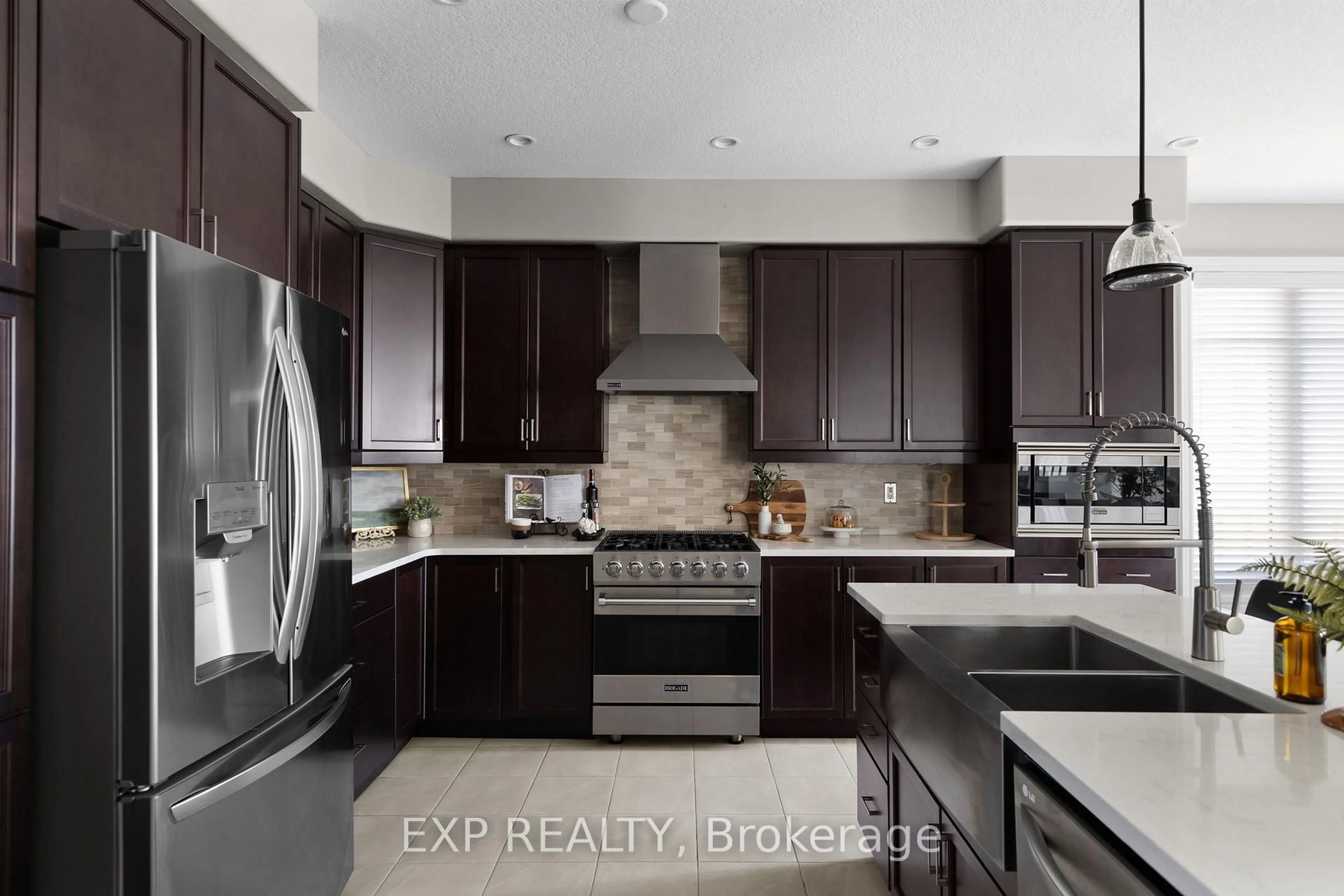 Contemporary kitchen, ceramic/tile floor for 120 Jewel House Lane, Barrie Ontario L4N 6E1