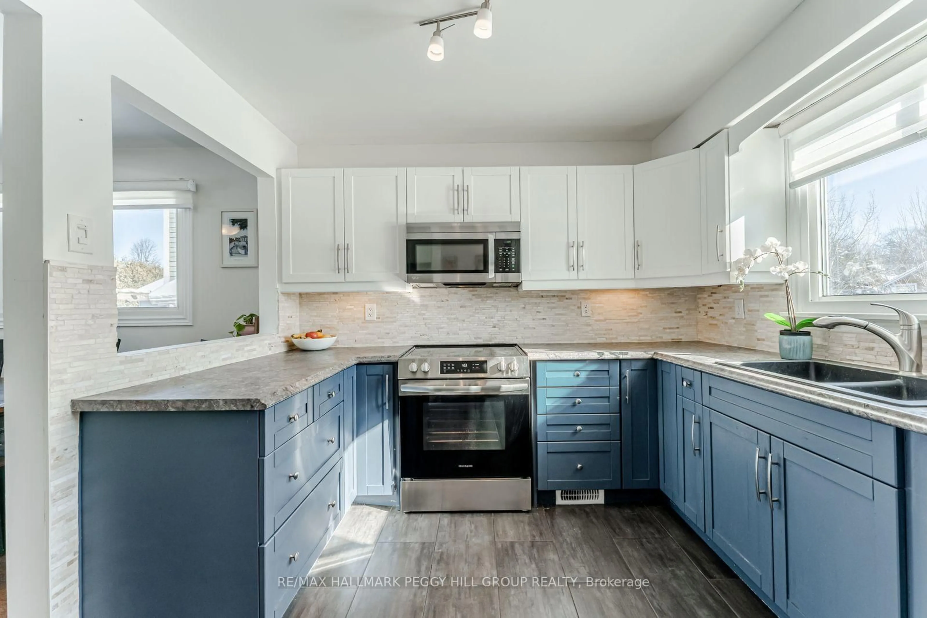 Unknown for 6 James St, Barrie Ontario L4N 6M4