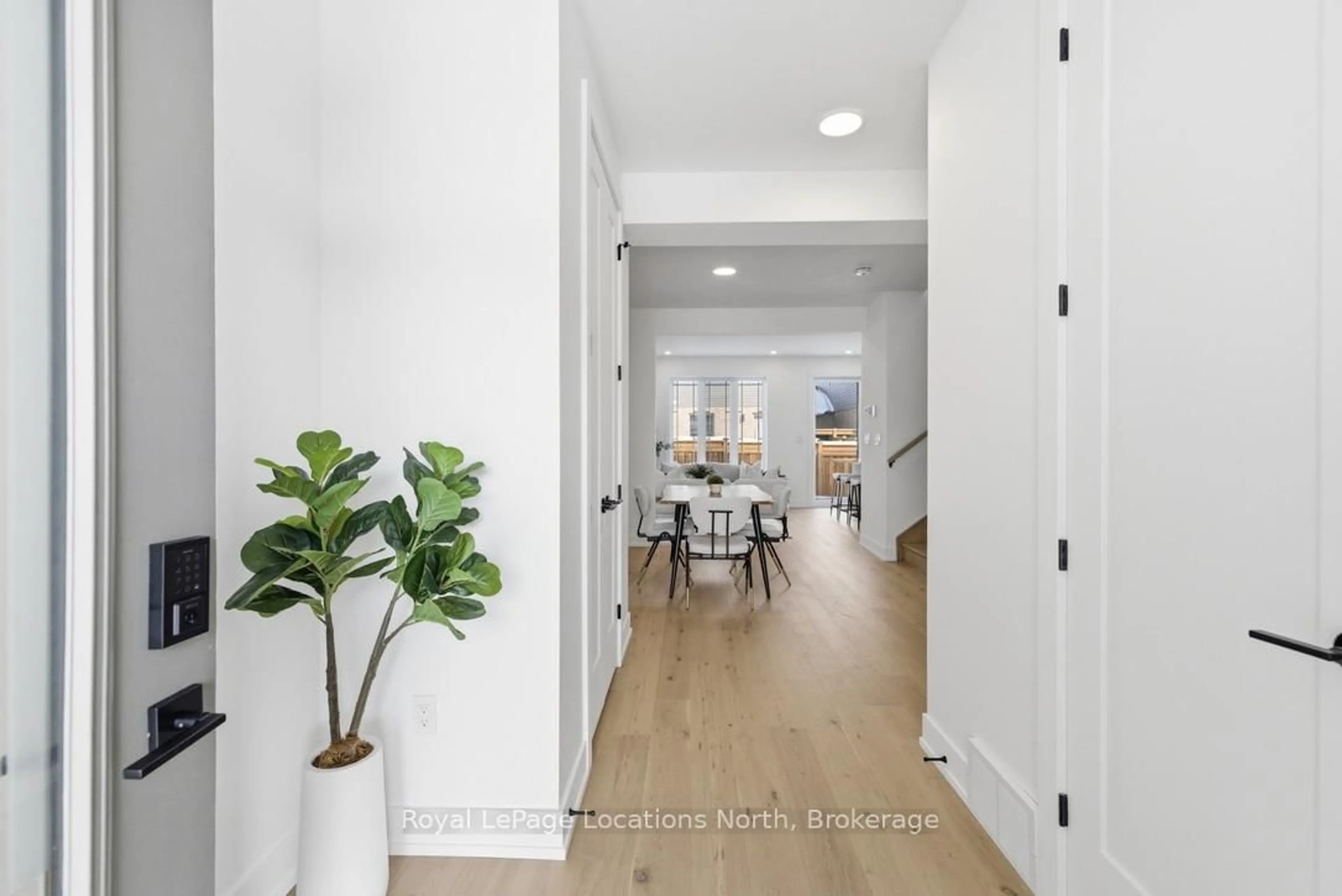 Indoor entryway for 5 Swain Cres, Collingwood Ontario L9Y 2L3