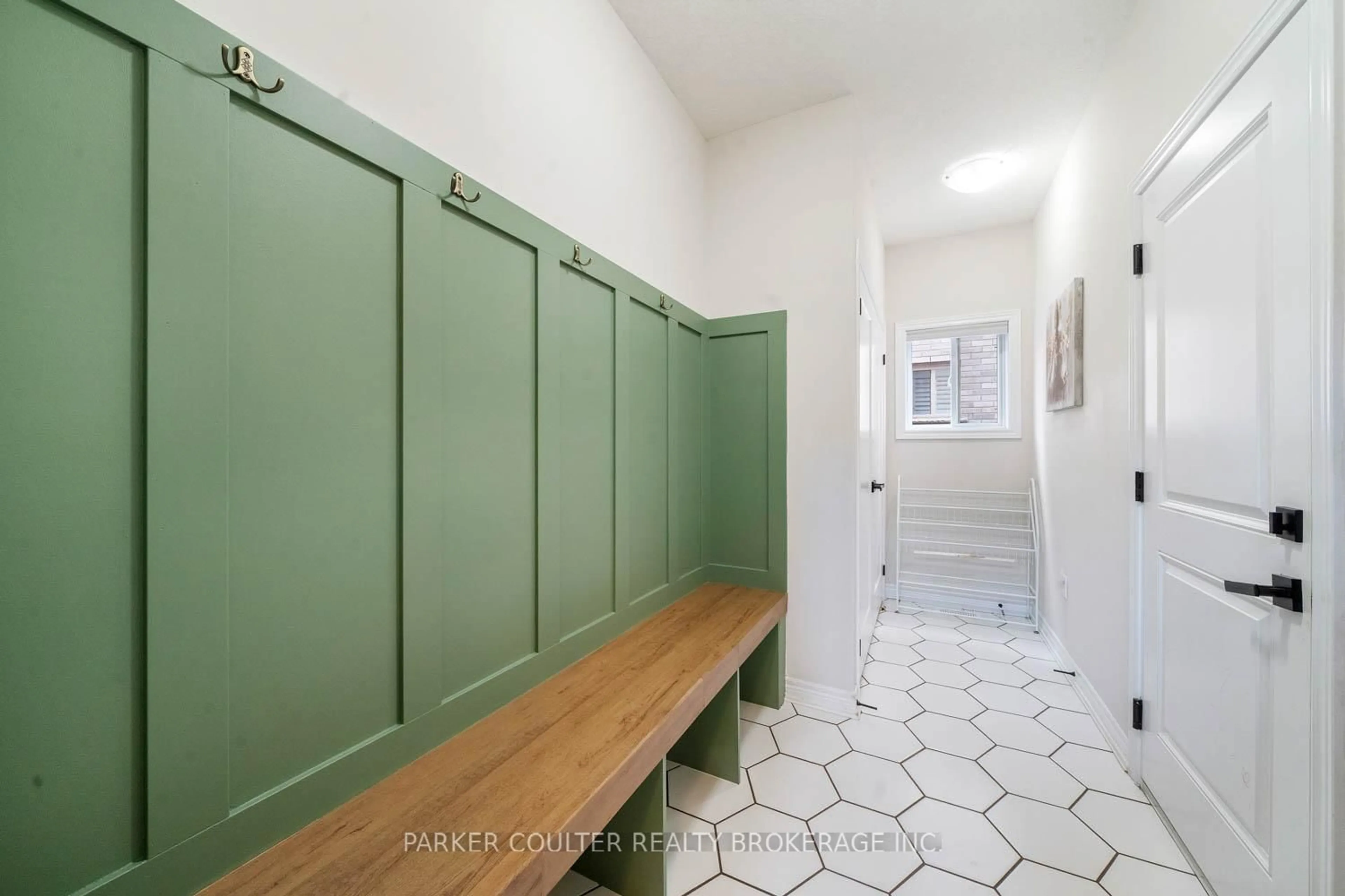 Indoor entryway for 1 Spencer St, Collingwood Ontario L9Y 3B7