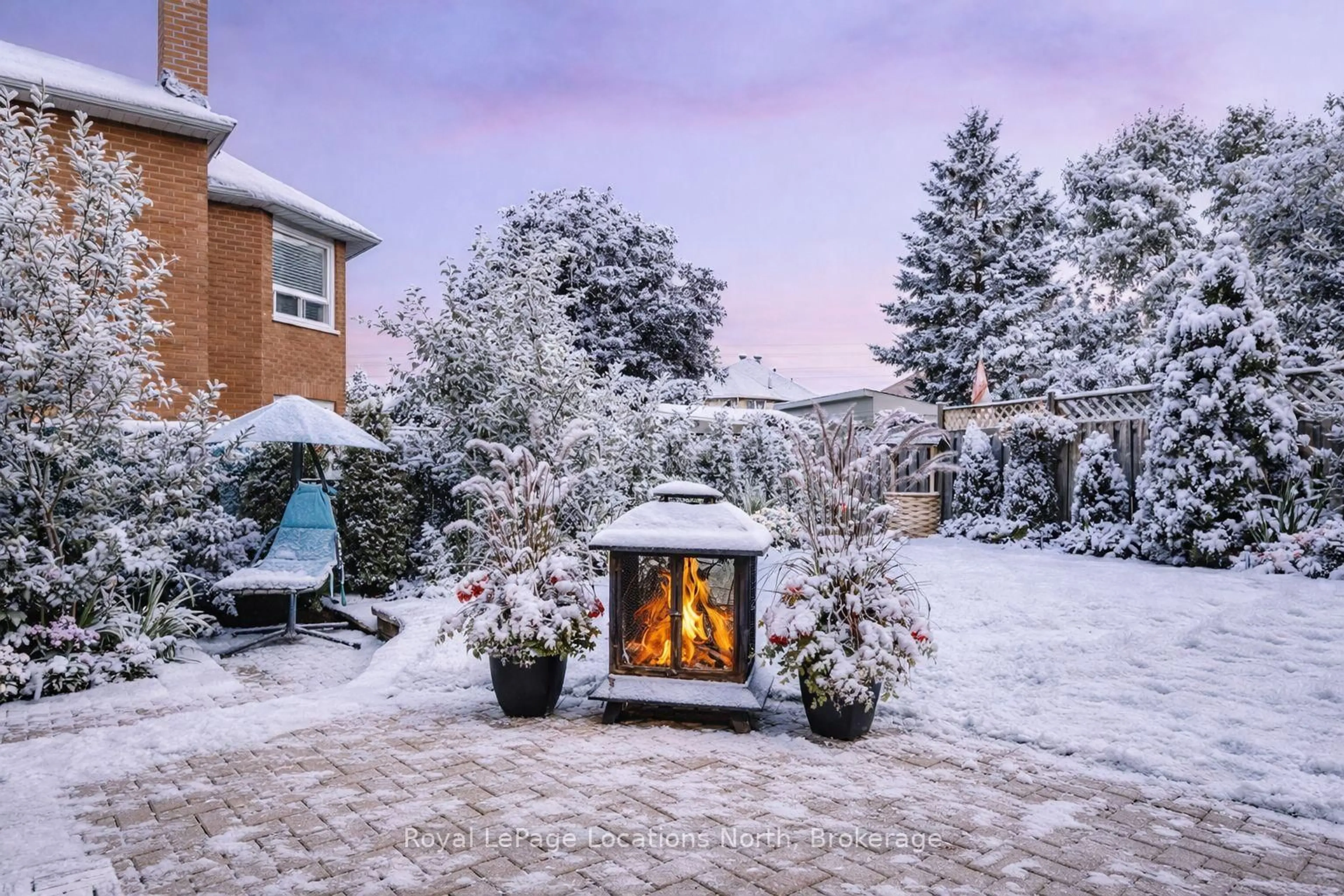 Patio, unknown for 10 BARWICK Dr, Barrie Ontario L4N 6Z7