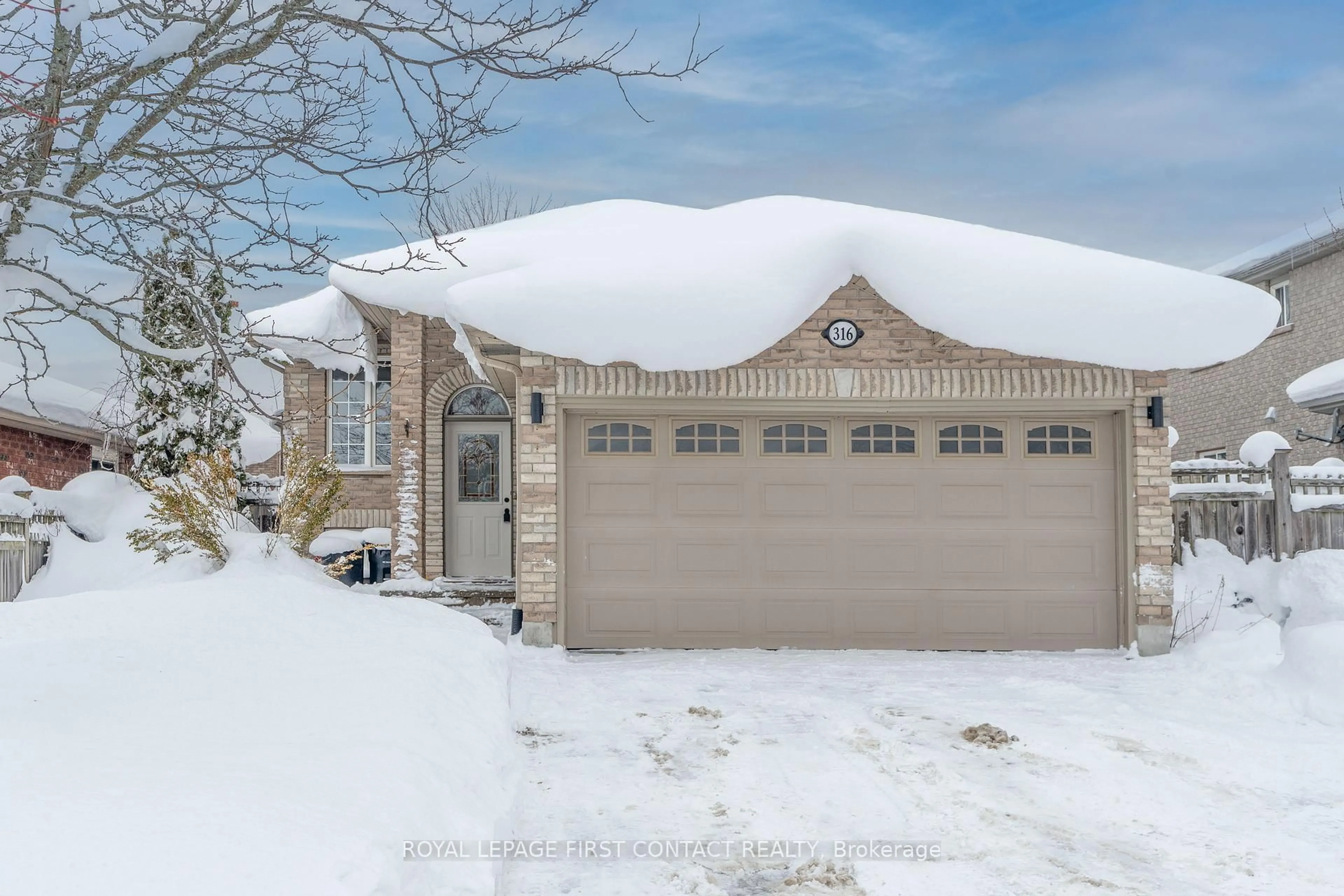 Home with brick exterior material, street for 316 Johnson St, Barrie Ontario L4M 7A1