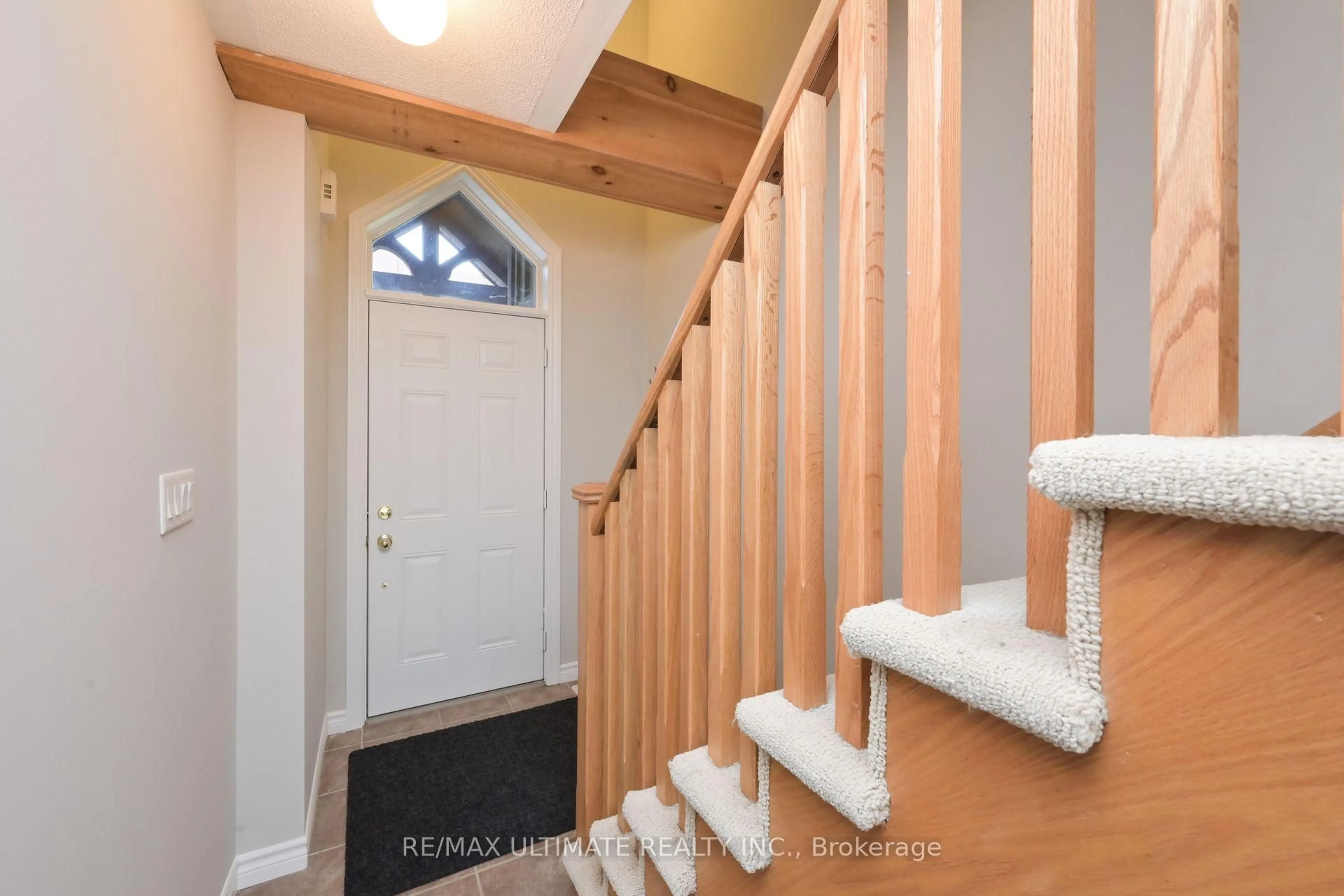 Indoor entryway for 65 Joseph Tr, Collingwood Ontario L9Y 0J3