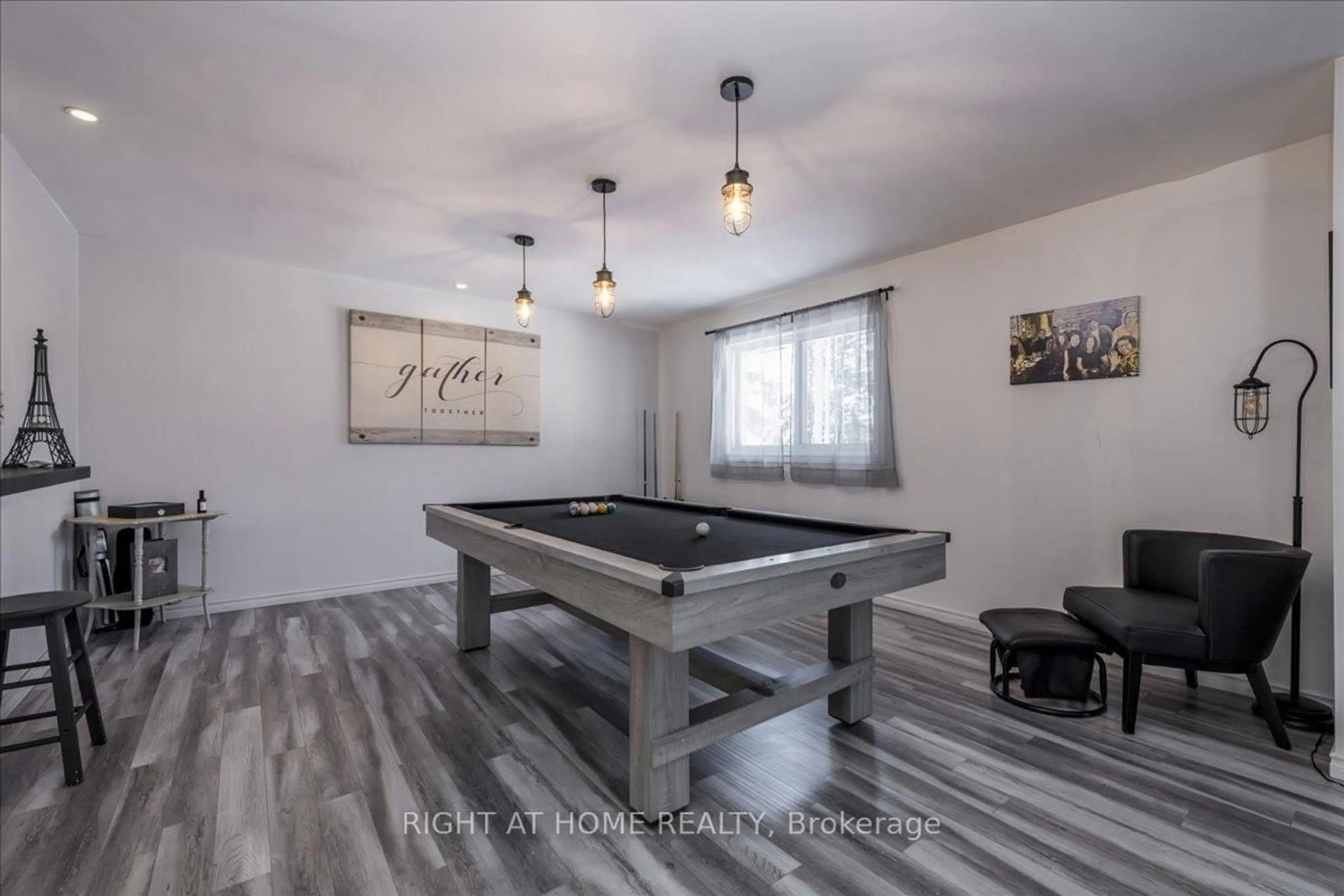 A pic of a room for 1628 Warminster Sdrd, Oro-Medonte Ontario L0K 1E0