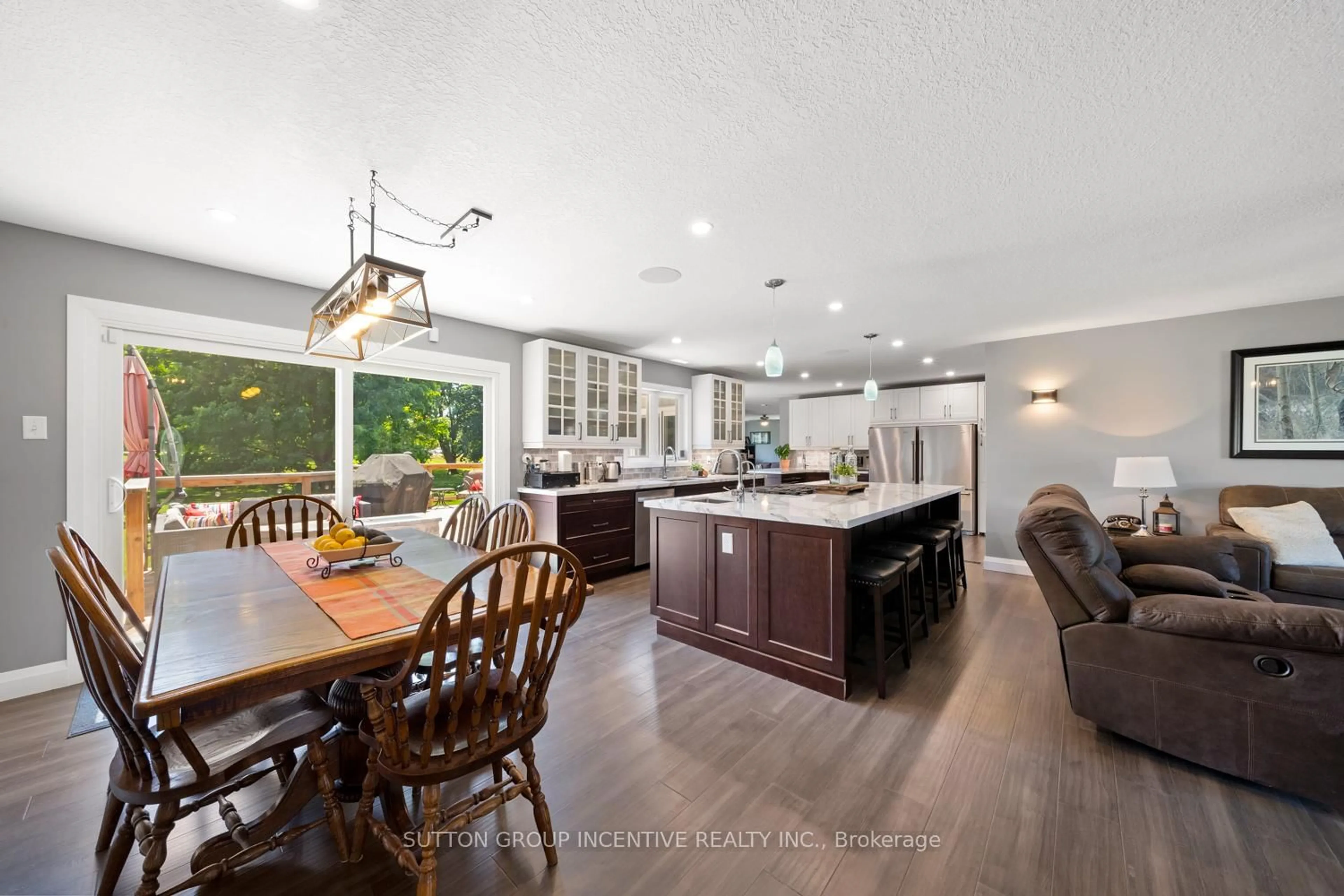Open concept kitchen, unknown for 1277 Sunnidale Rd, Springwater Ontario L4M 4S4