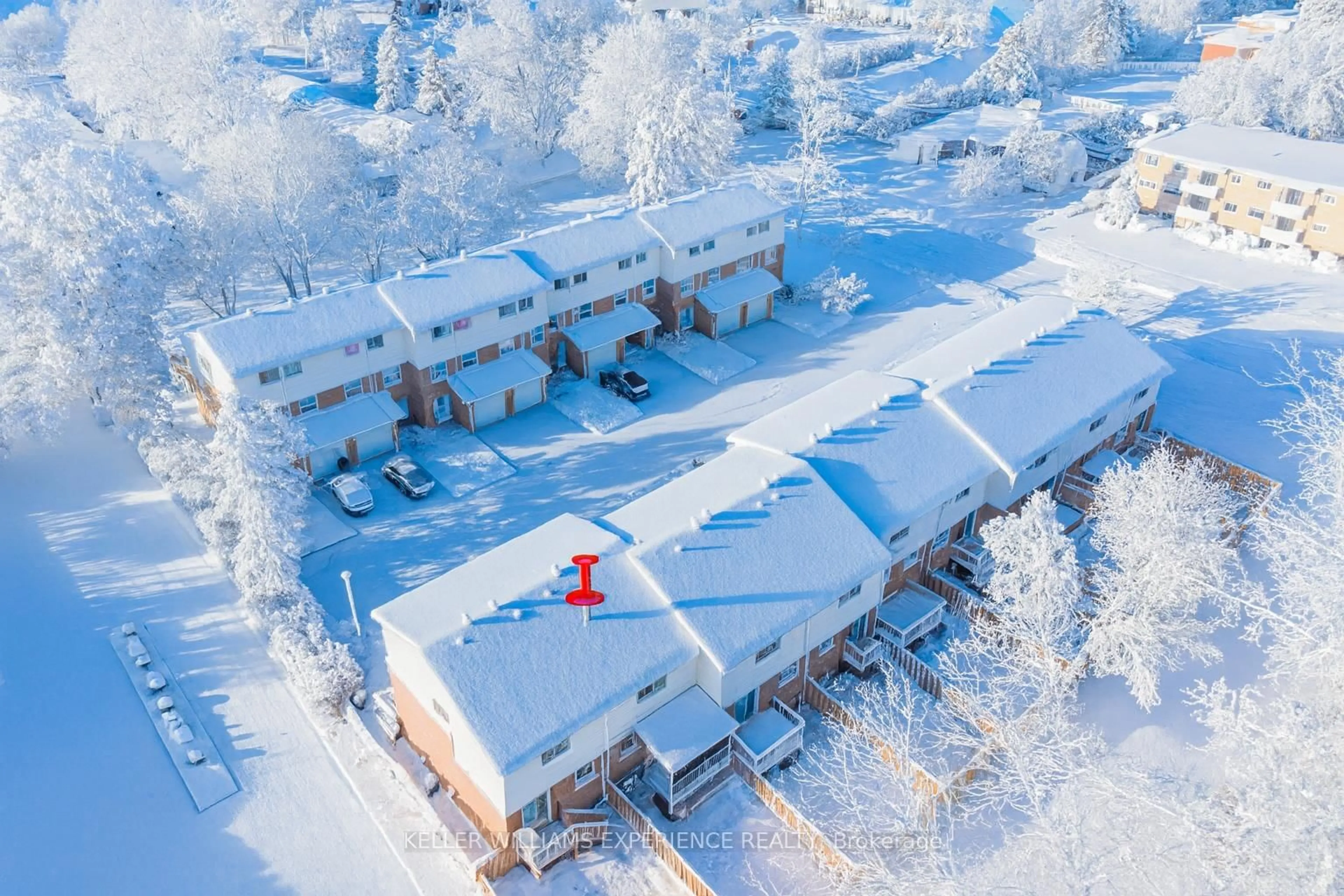 A pic from outside/outdoor area/front of a property/back of a property/a pic from drone, unknown for 237 Steel St #8, Barrie Ontario L4M 2H1