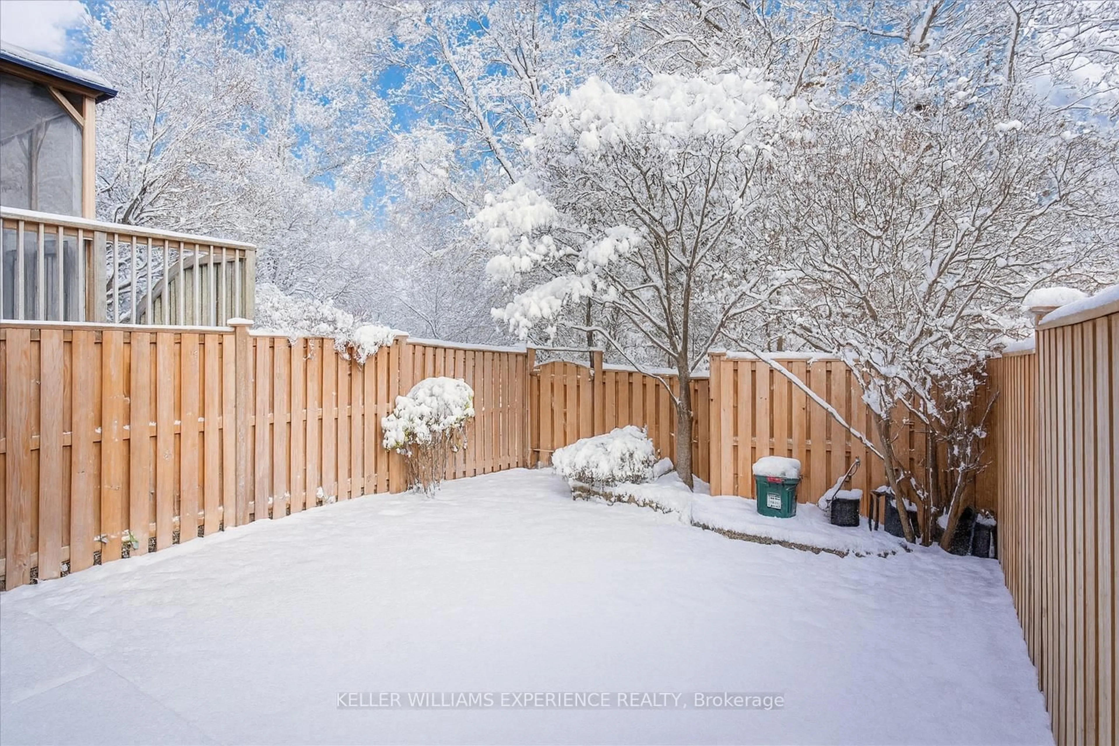 Patio, street for 237 Steel St #8, Barrie Ontario L4M 2H1