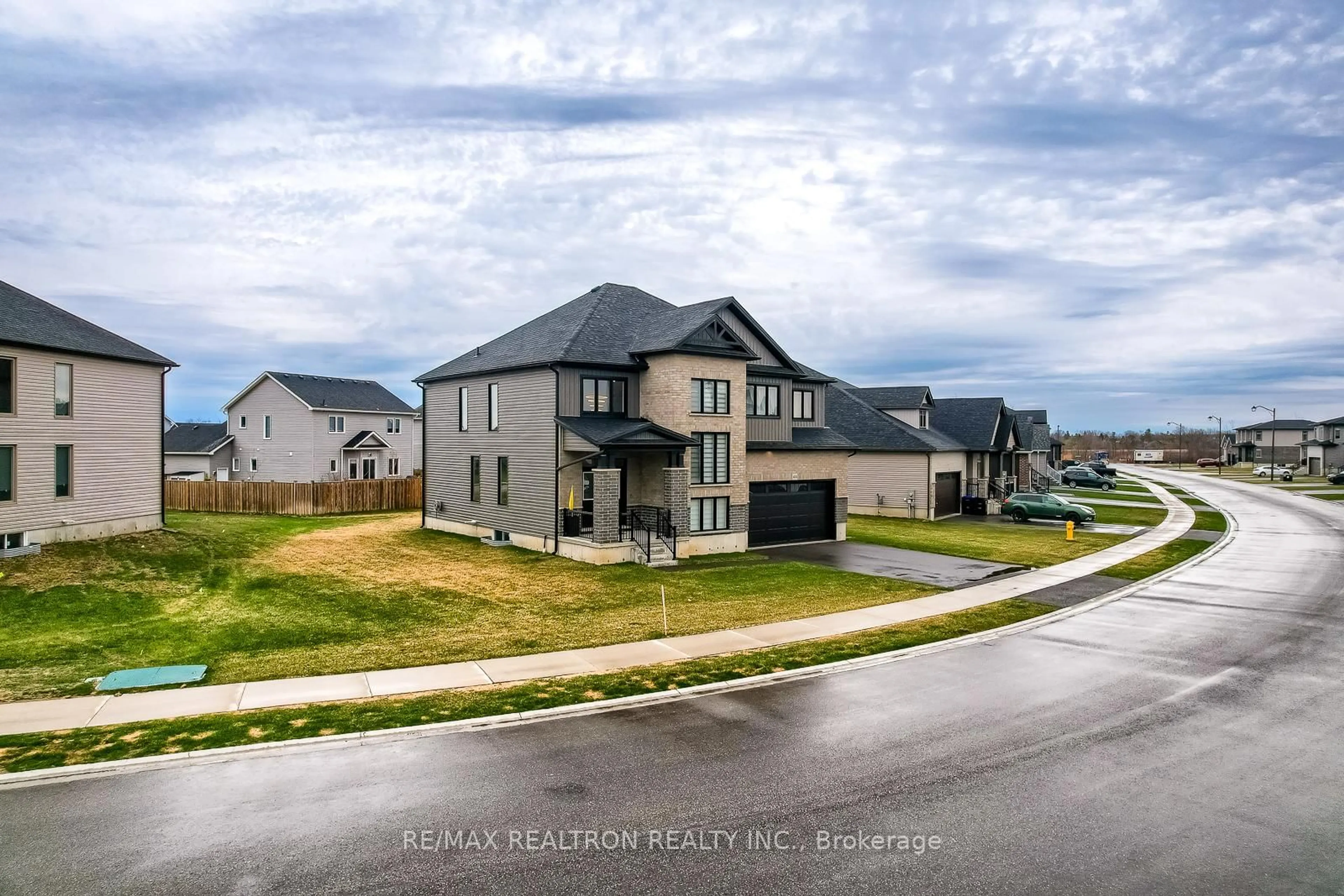 A pic from outside/outdoor area/front of a property/back of a property/a pic from drone, street for 44 Allenwood Rd, Springwater Ontario L0L 1P0