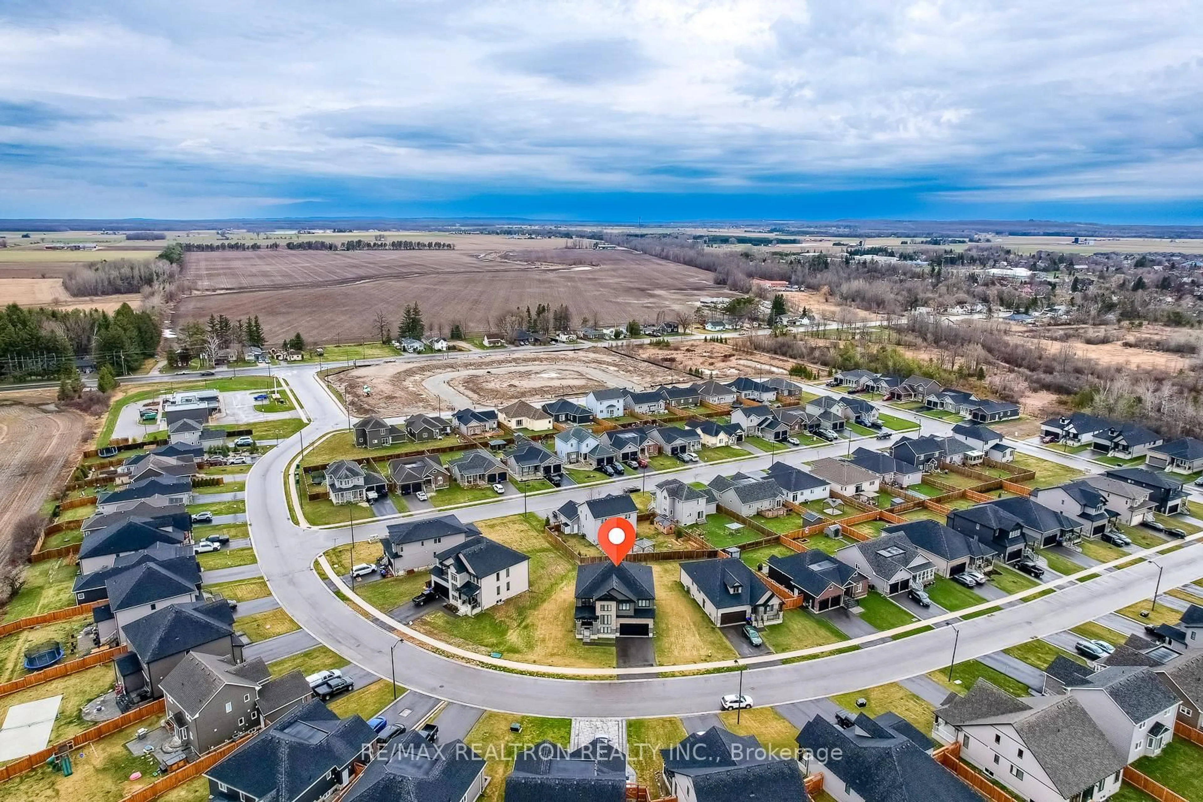 A pic from outside/outdoor area/front of a property/back of a property/a pic from drone, mountain view for 44 Allenwood Rd, Springwater Ontario L0L 1P0