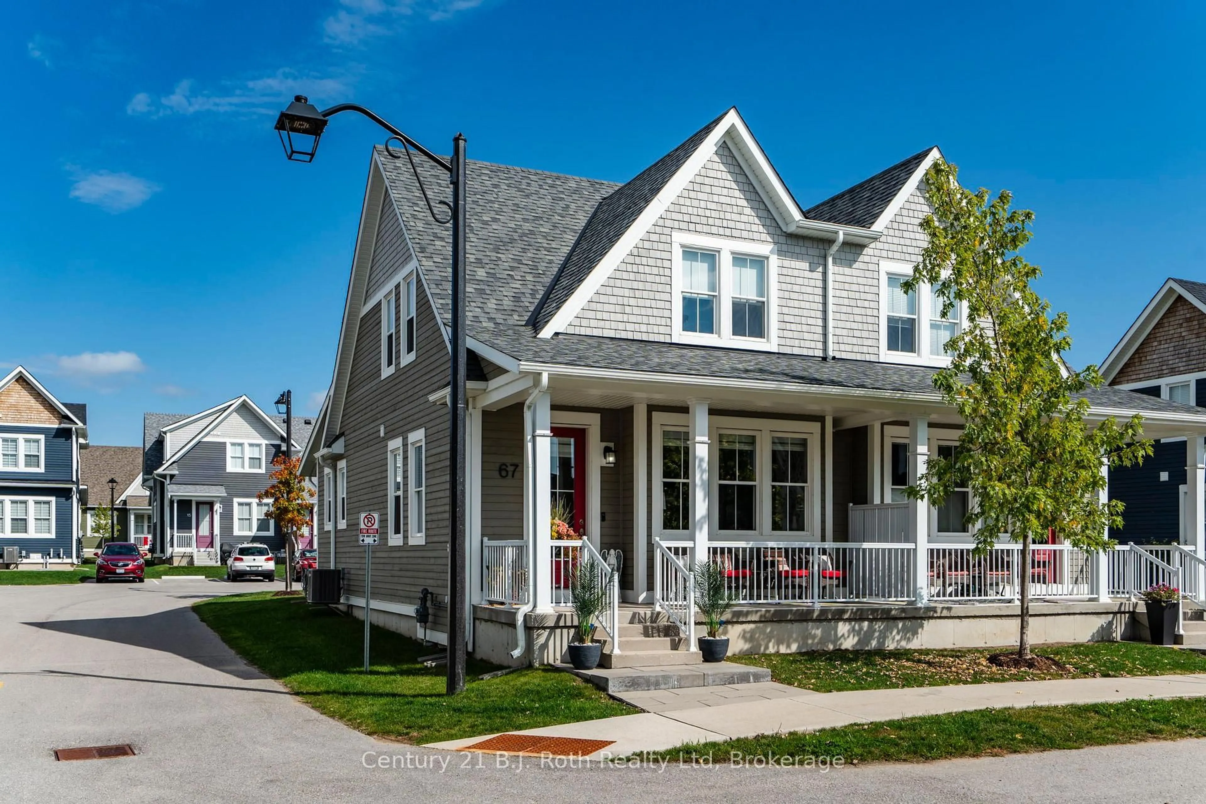 Home with vinyl exterior material, street for 67 Discovery Tr, Midland Ontario L4K 0H5