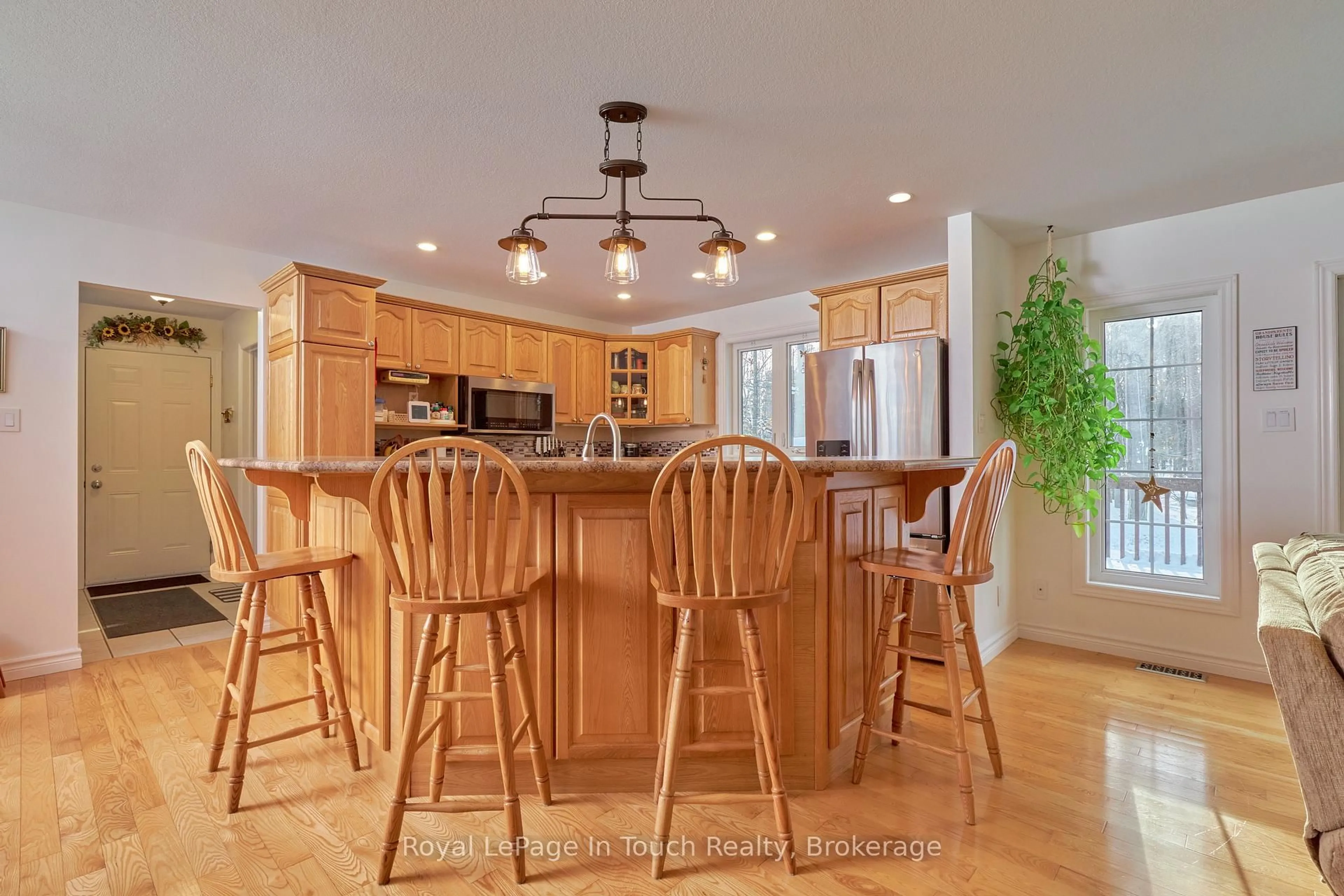 Open concept kitchen, unknown for 40 Maryjane Rd, Tiny Ontario L0L 2T0