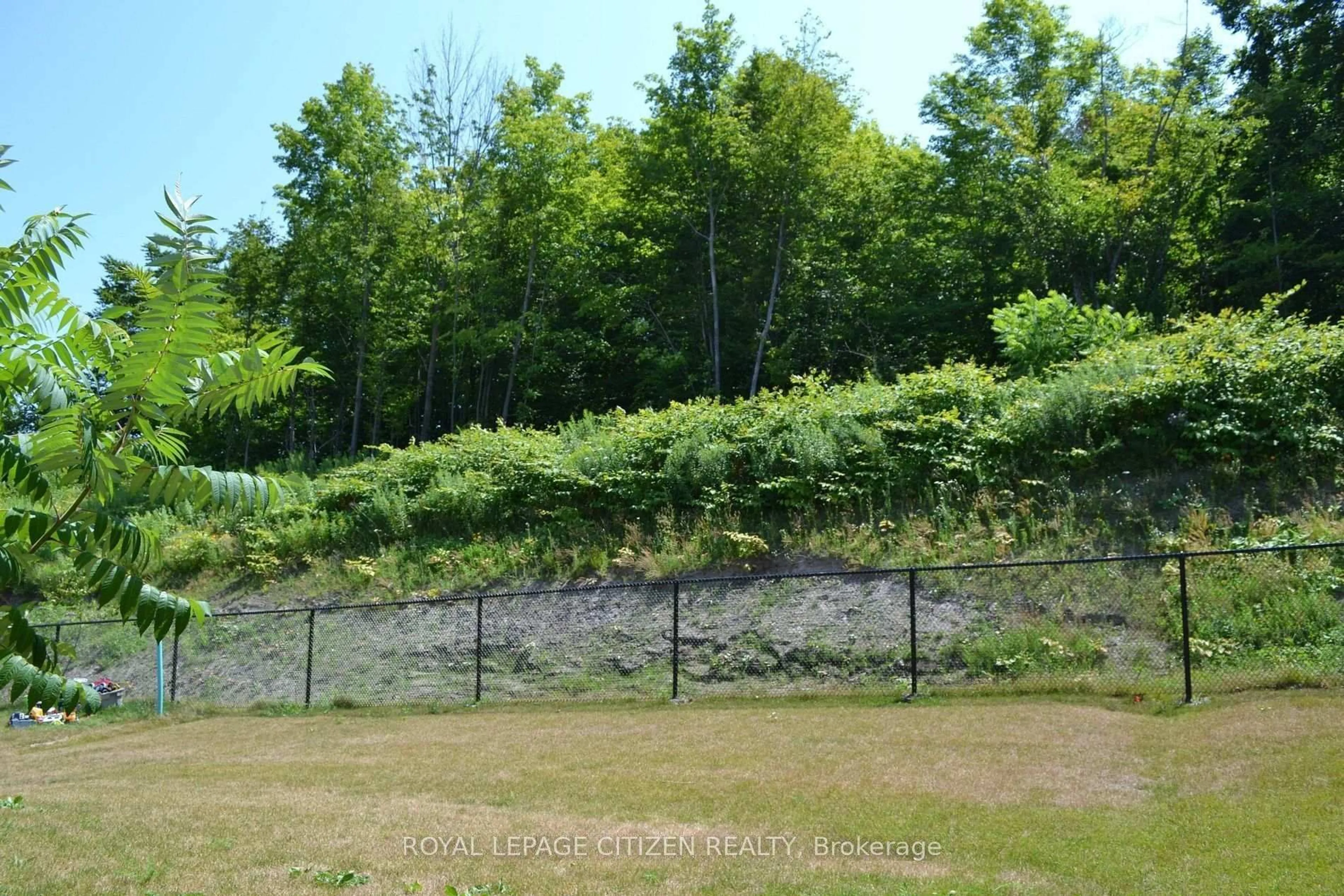Patio, forest/trees view for 13 Revol Rd, Penetanguishene Ontario L9M 0W8
