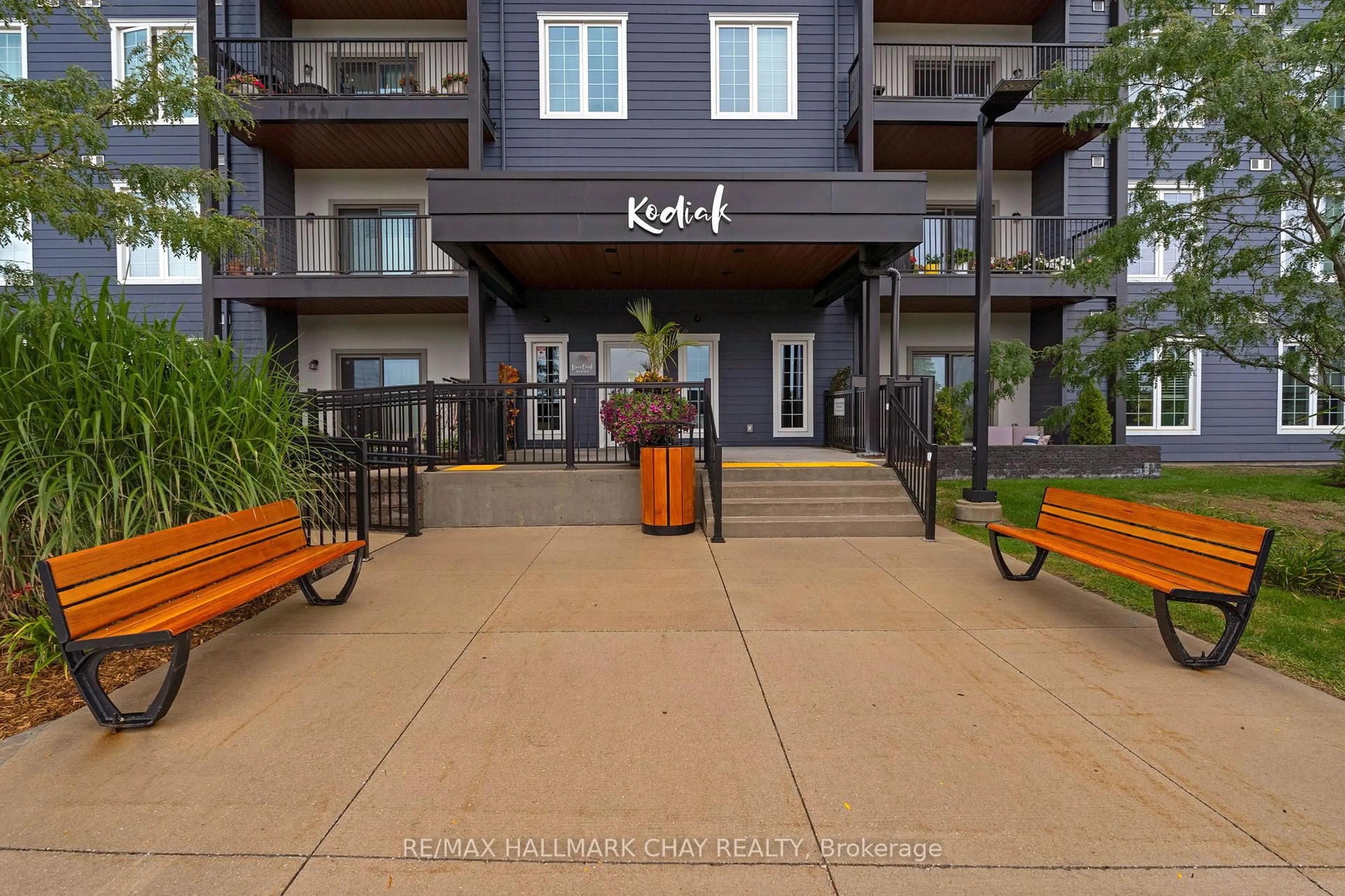 Patio, unknown for 54 Koda St #301, Barrie Ontario L9J 0J6