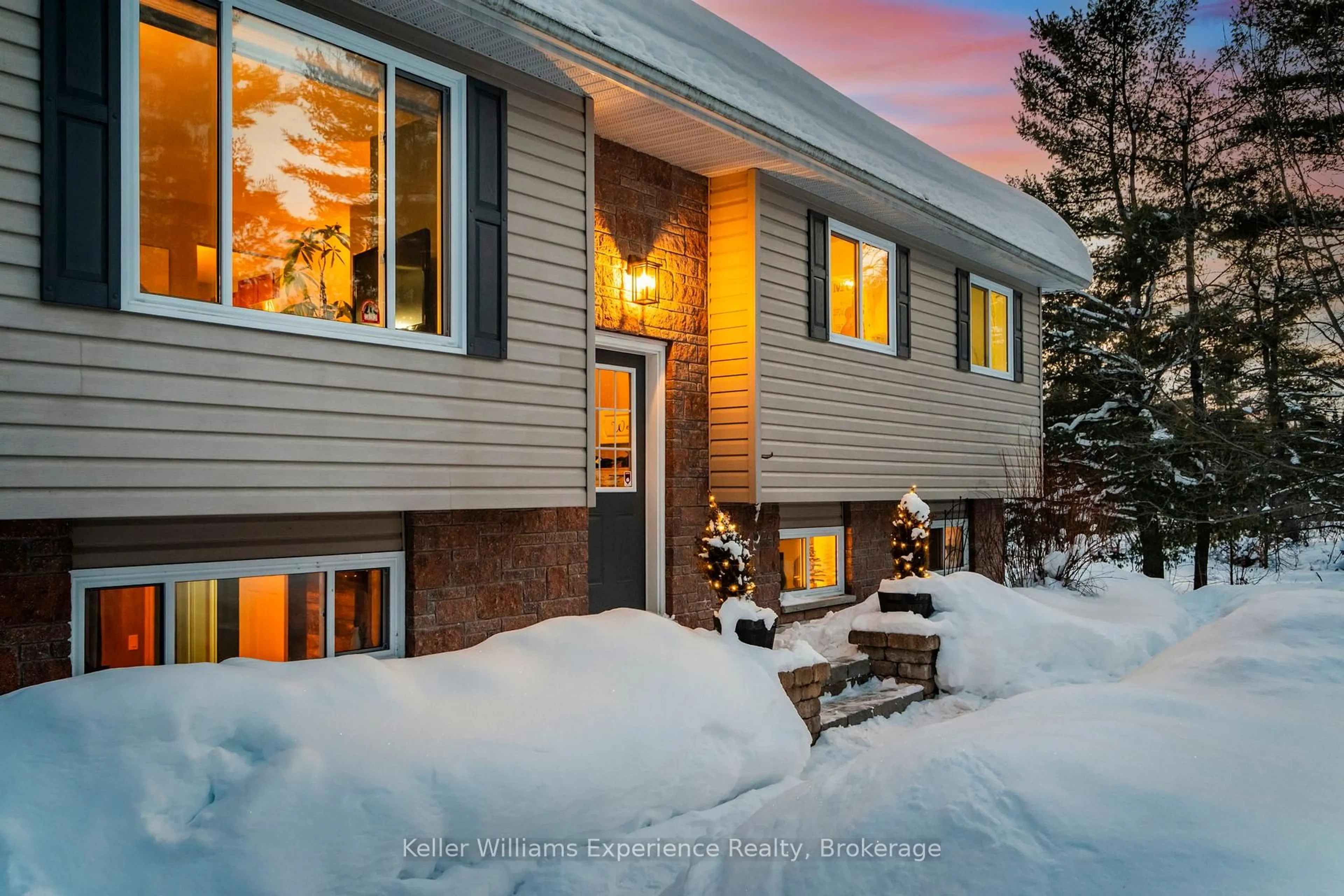 Unknown for 2891 Brady Dr, Severn Ontario P0E 1N0