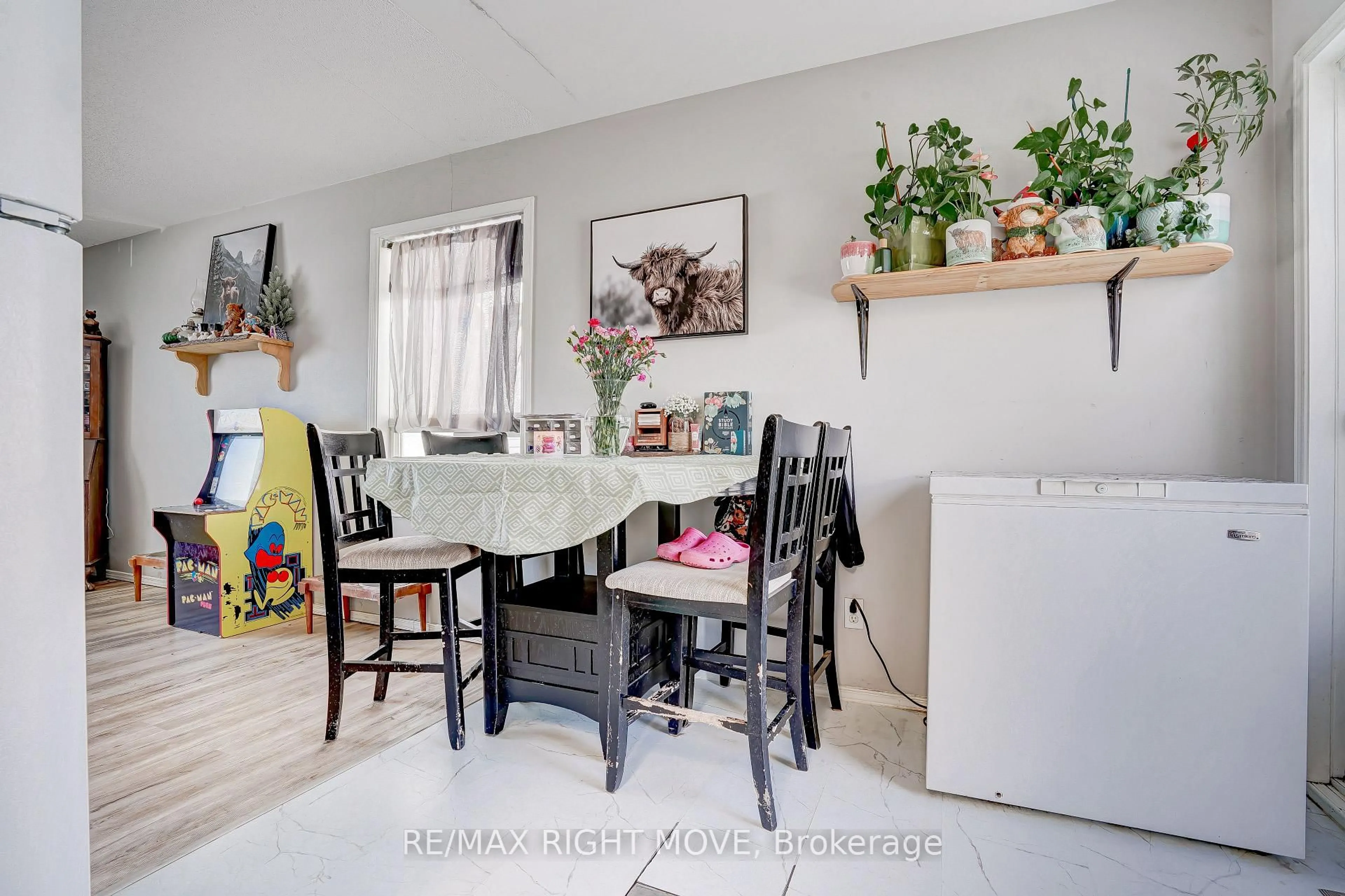 Dining room, unknown for 3 Lakeview Ave, Orillia Ontario L3V 6E6