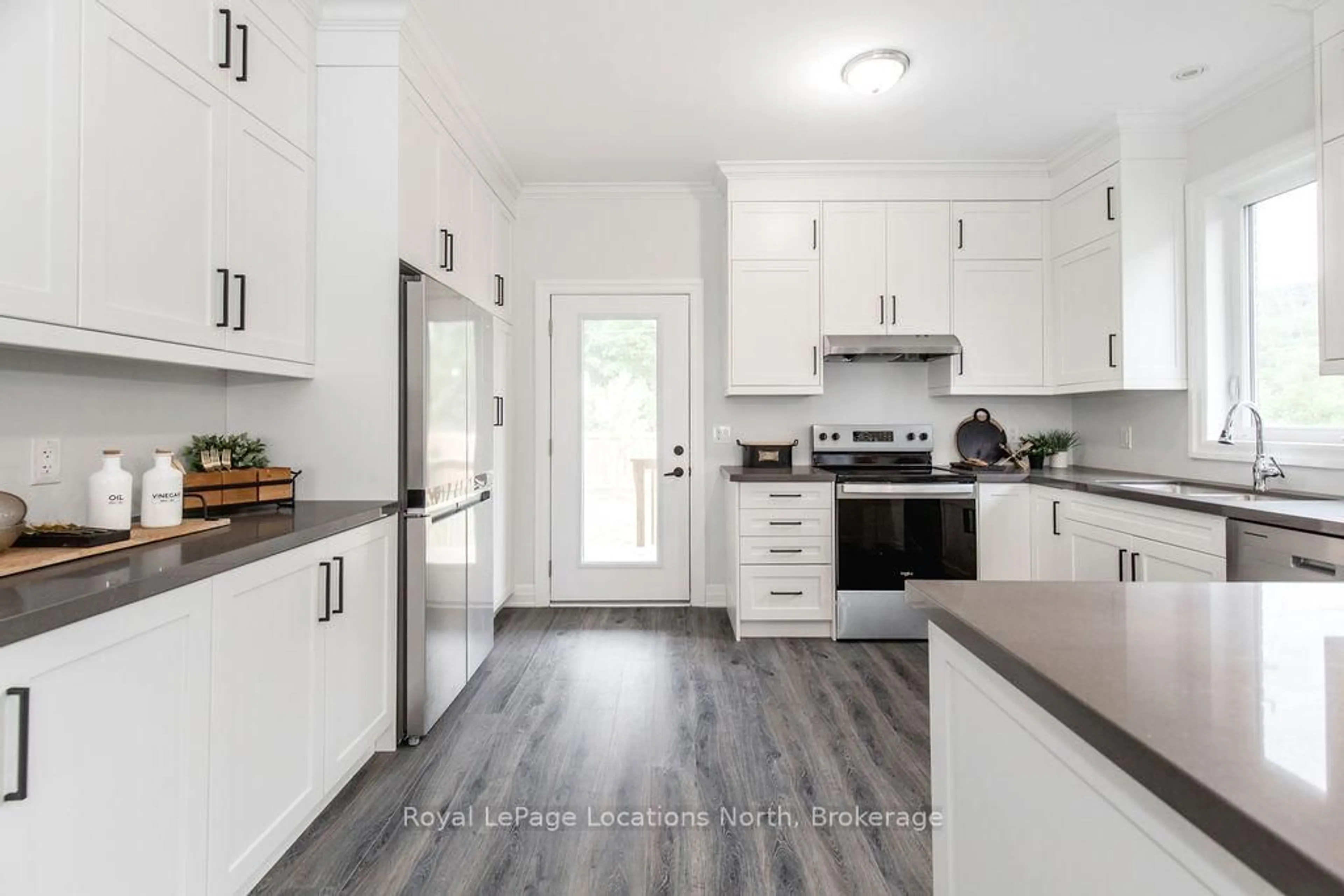 Open concept kitchen, unknown for 12 NATURES Tr, Wasaga Beach Ontario L9Z 0H4