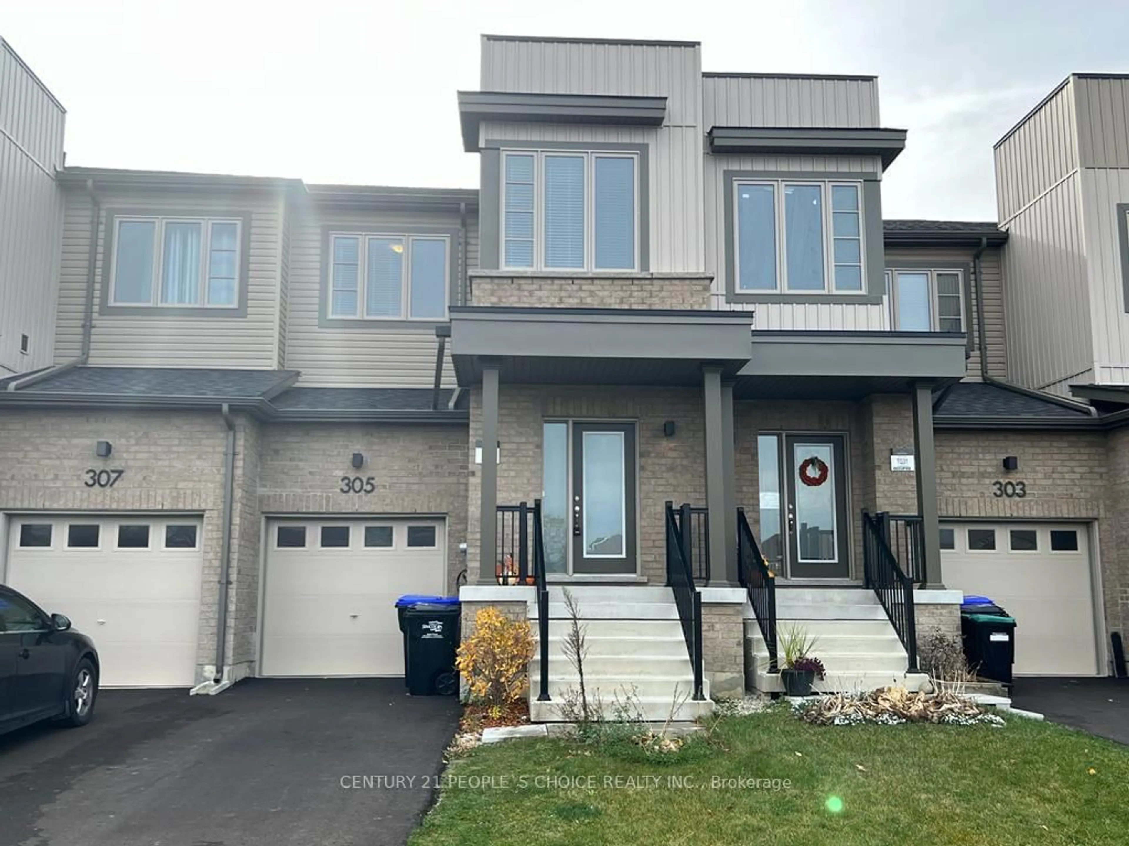 Home with vinyl exterior material, street for 305 Atkinson St, Clearview Ontario L0M 1S0