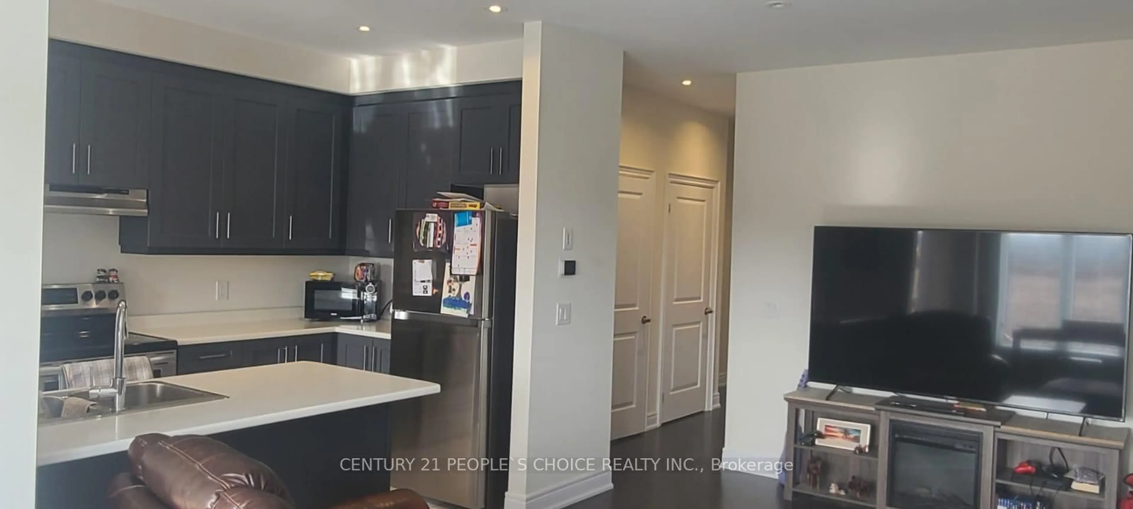 Open concept kitchen, unknown for 305 Atkinson St, Clearview Ontario L0M 1S0