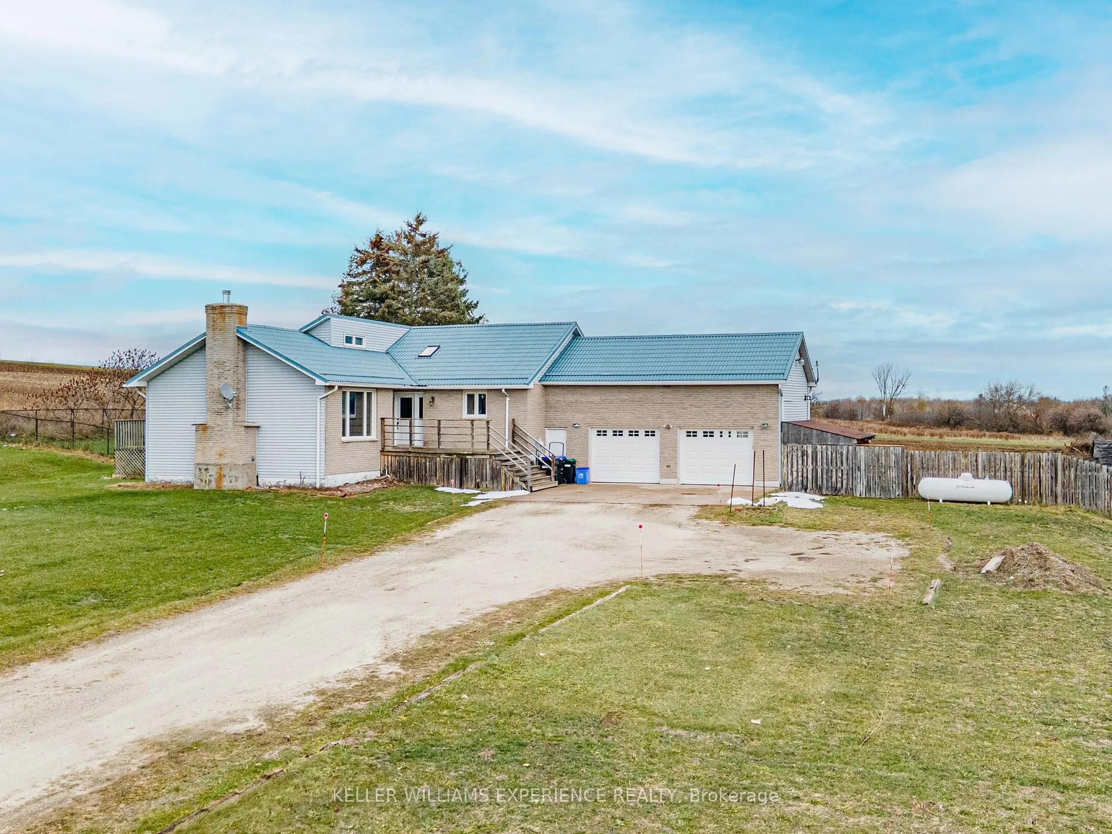 A pic from outside/outdoor area/front of a property/back of a property/a pic from drone, unknown for 2717 3/4 Side Road Sunnidale, Clearview Ontario L0M 1N0