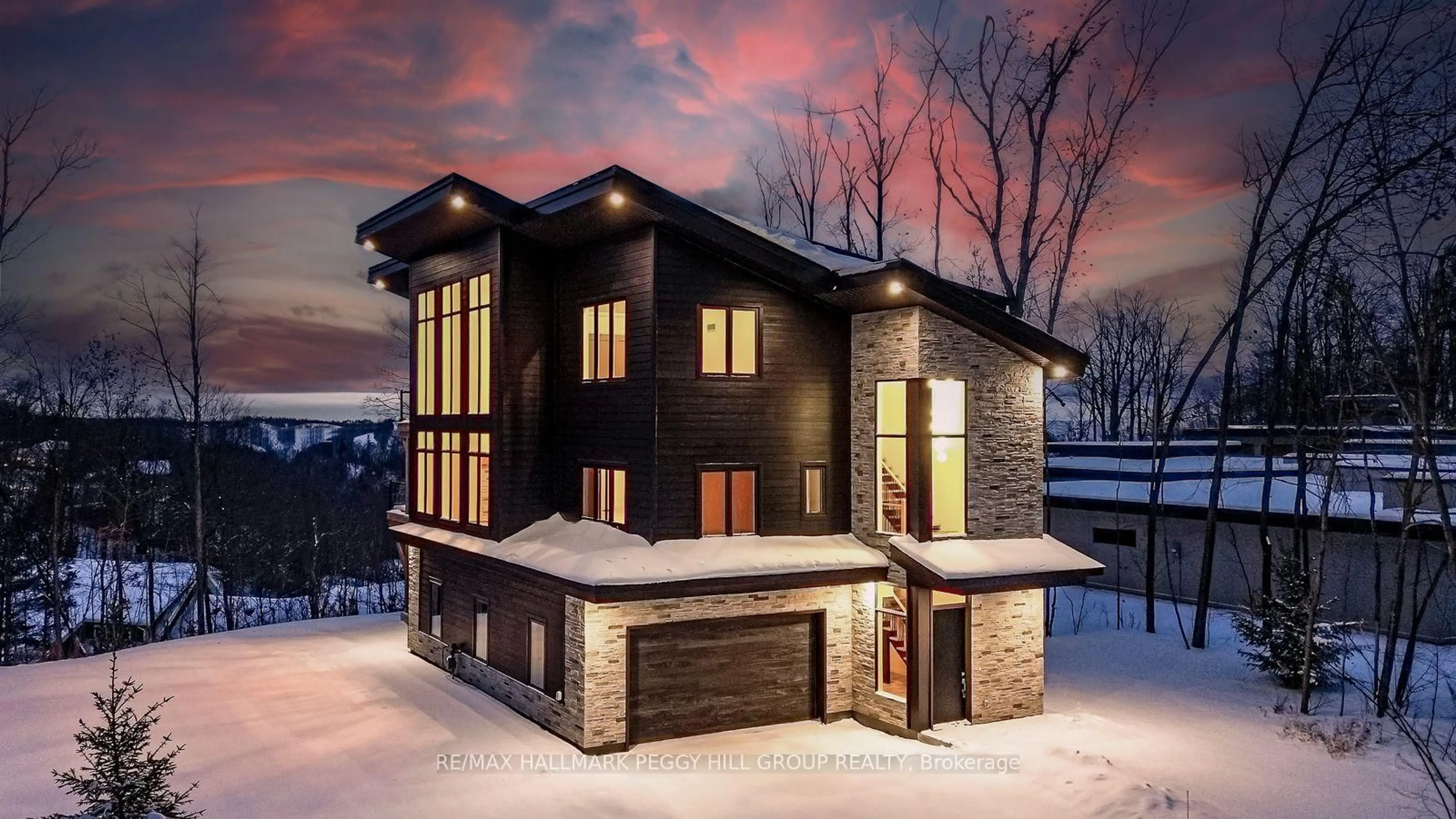 Home with brick exterior material, building for 3316 Line 4, Oro-Medonte Ontario L0L 2L0