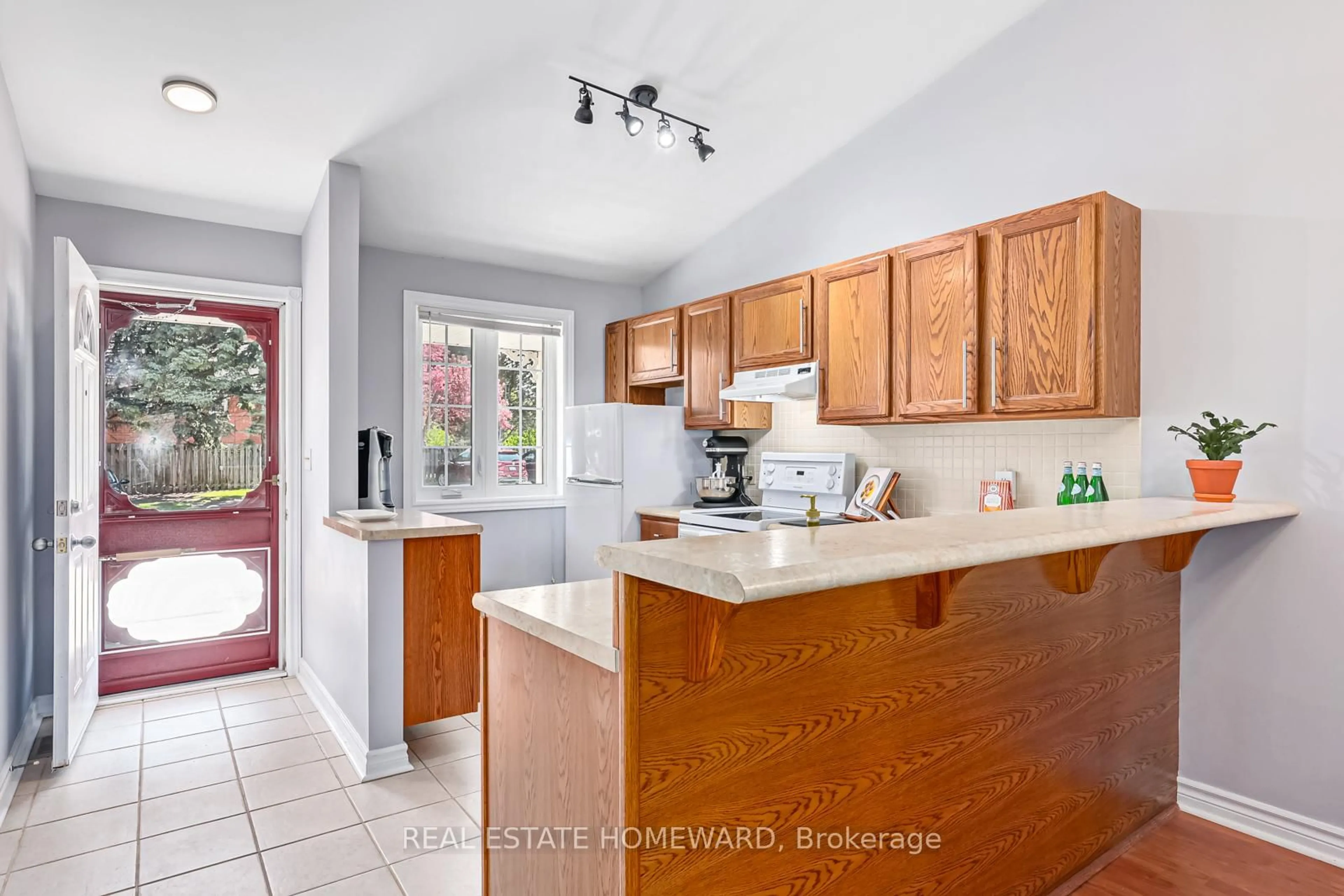 Open concept kitchen, unknown for 346 Peel St #3, Collingwood Ontario L9Y 3W4