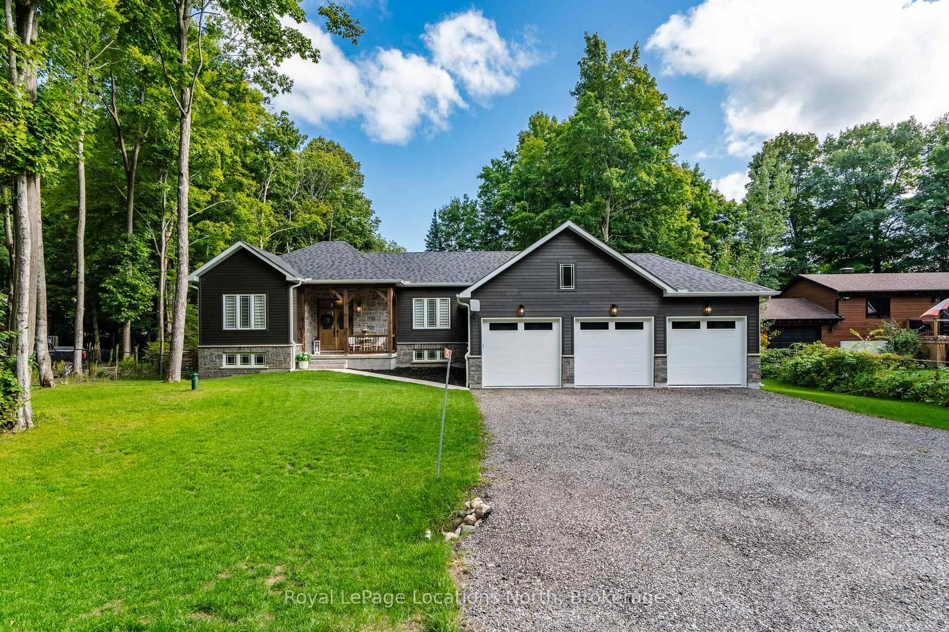 Home with vinyl exterior material, unknown for 15 Pinecone Ave, Tiny Ontario L9M 0J2