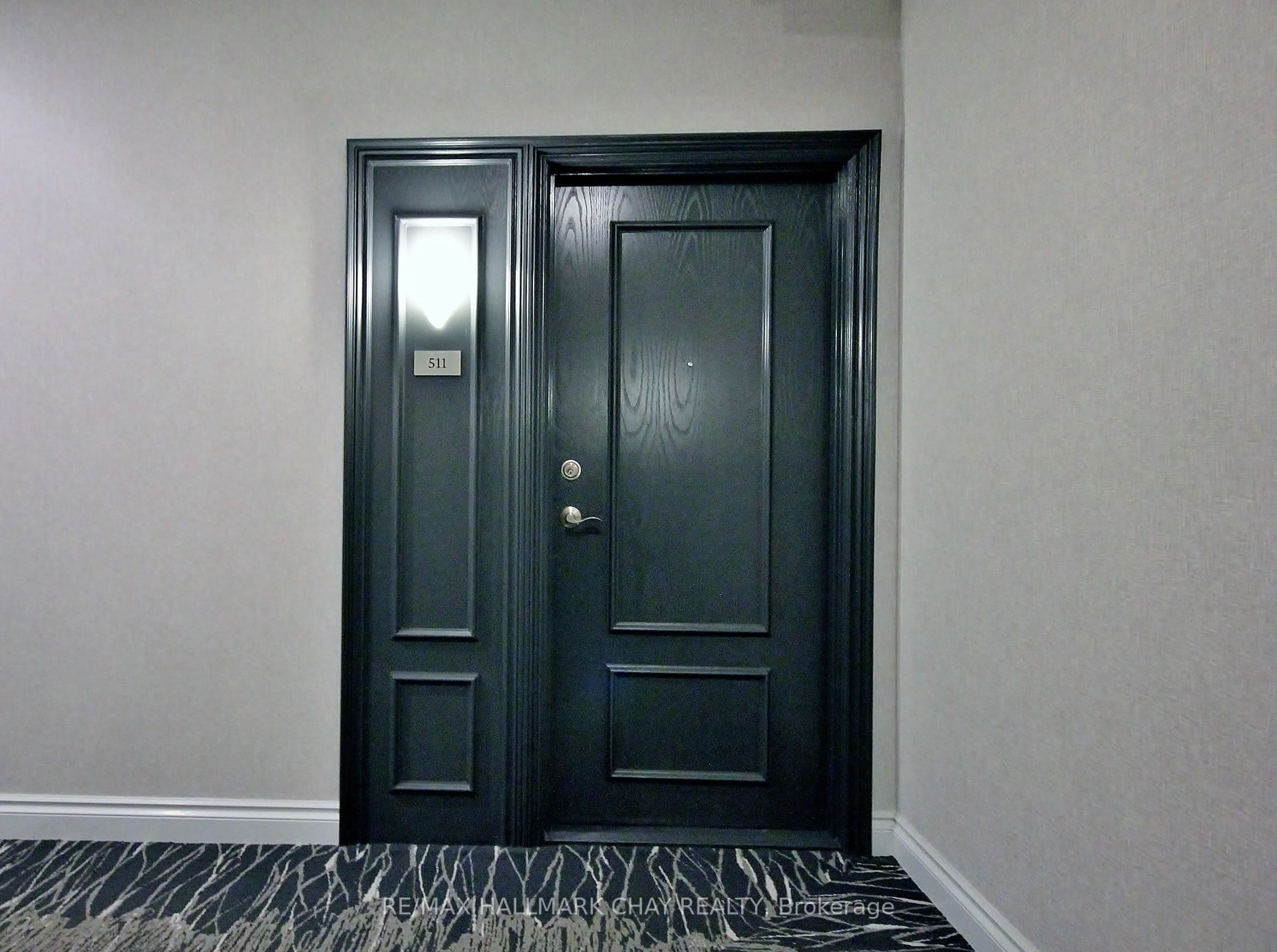 Indoor foyer for 37 Ellen St #511, Barrie Ontario L4N 6G2